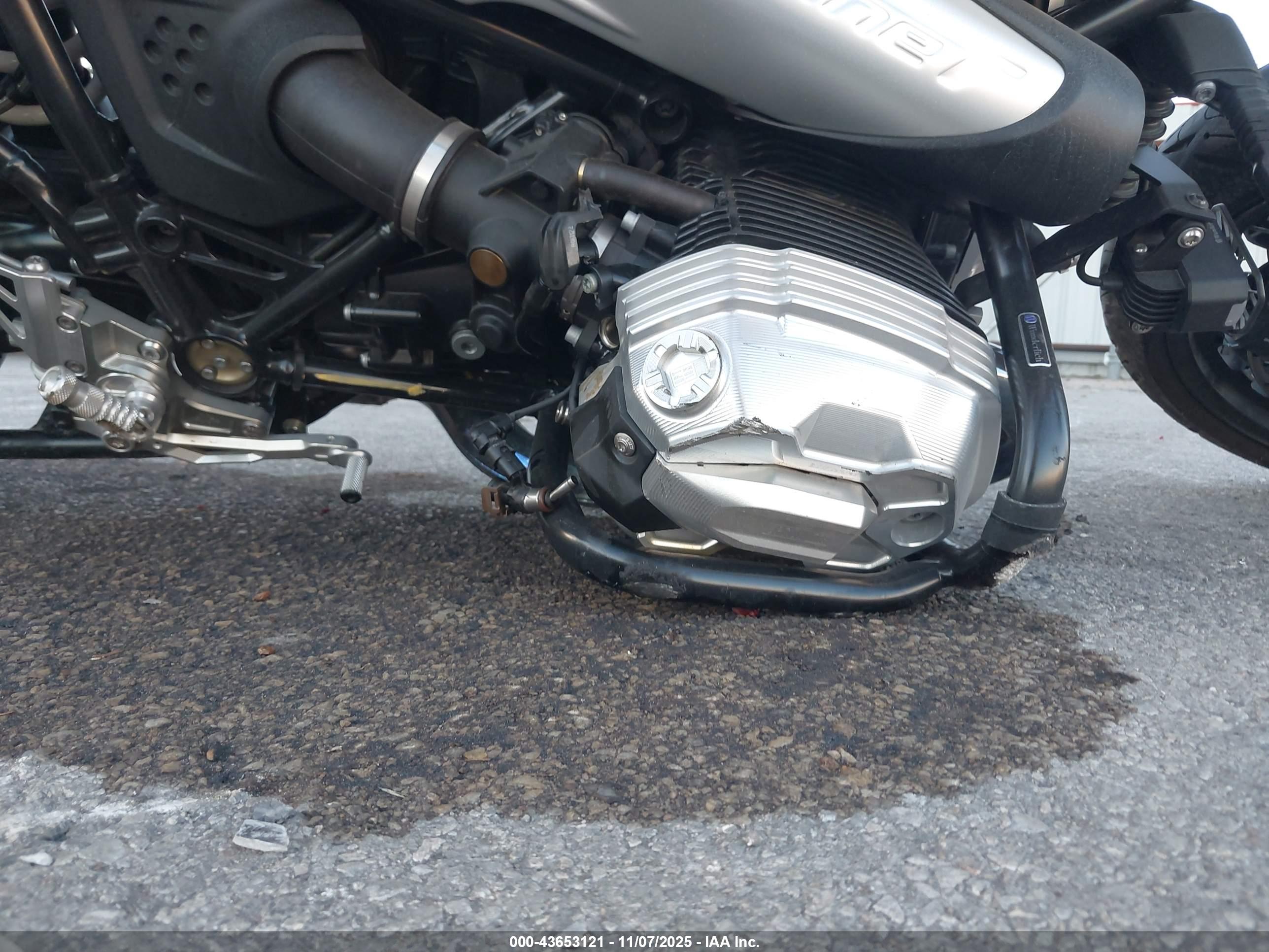 BMW R image 8