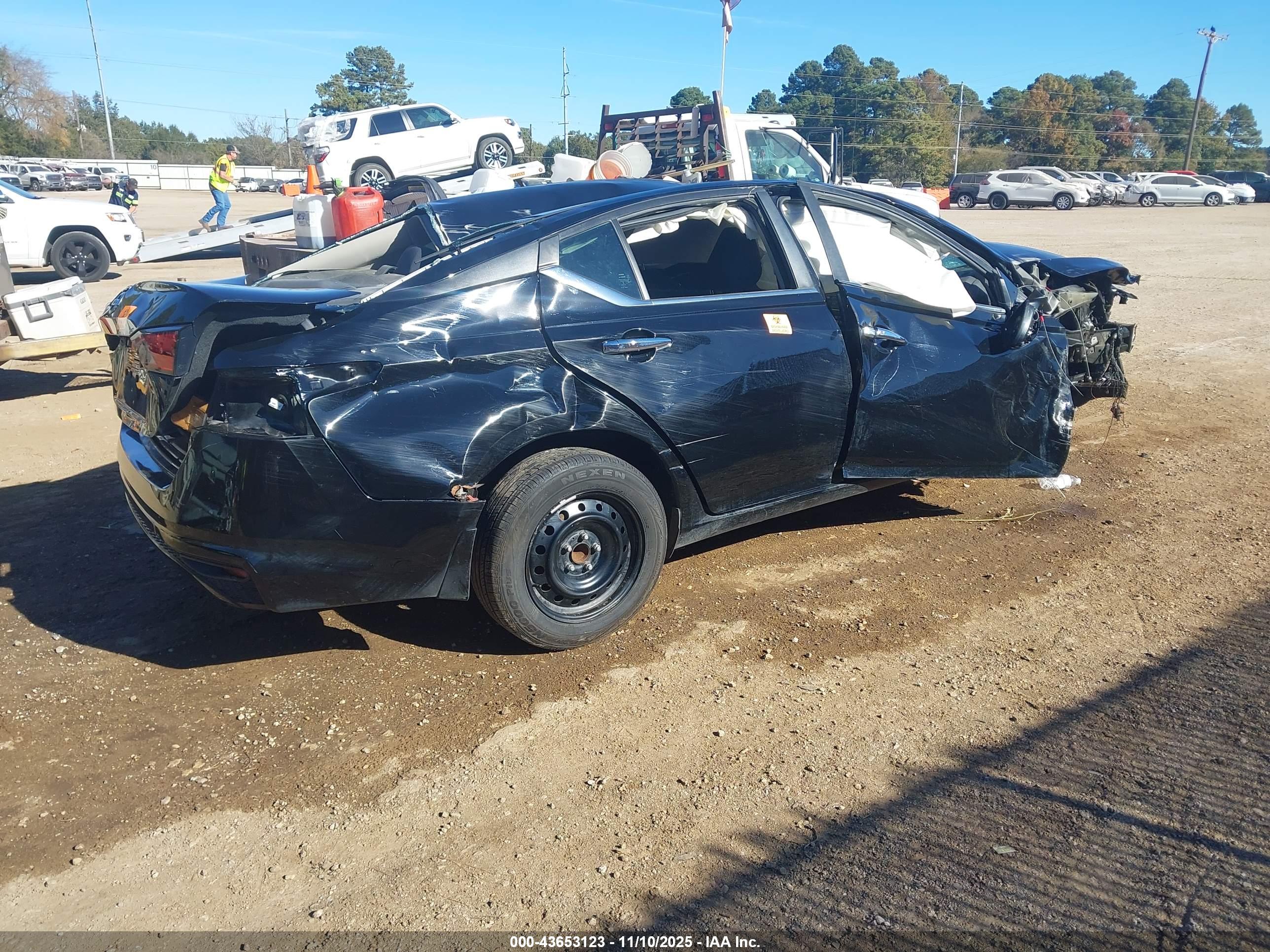 NISSAN ALTIMA image 4