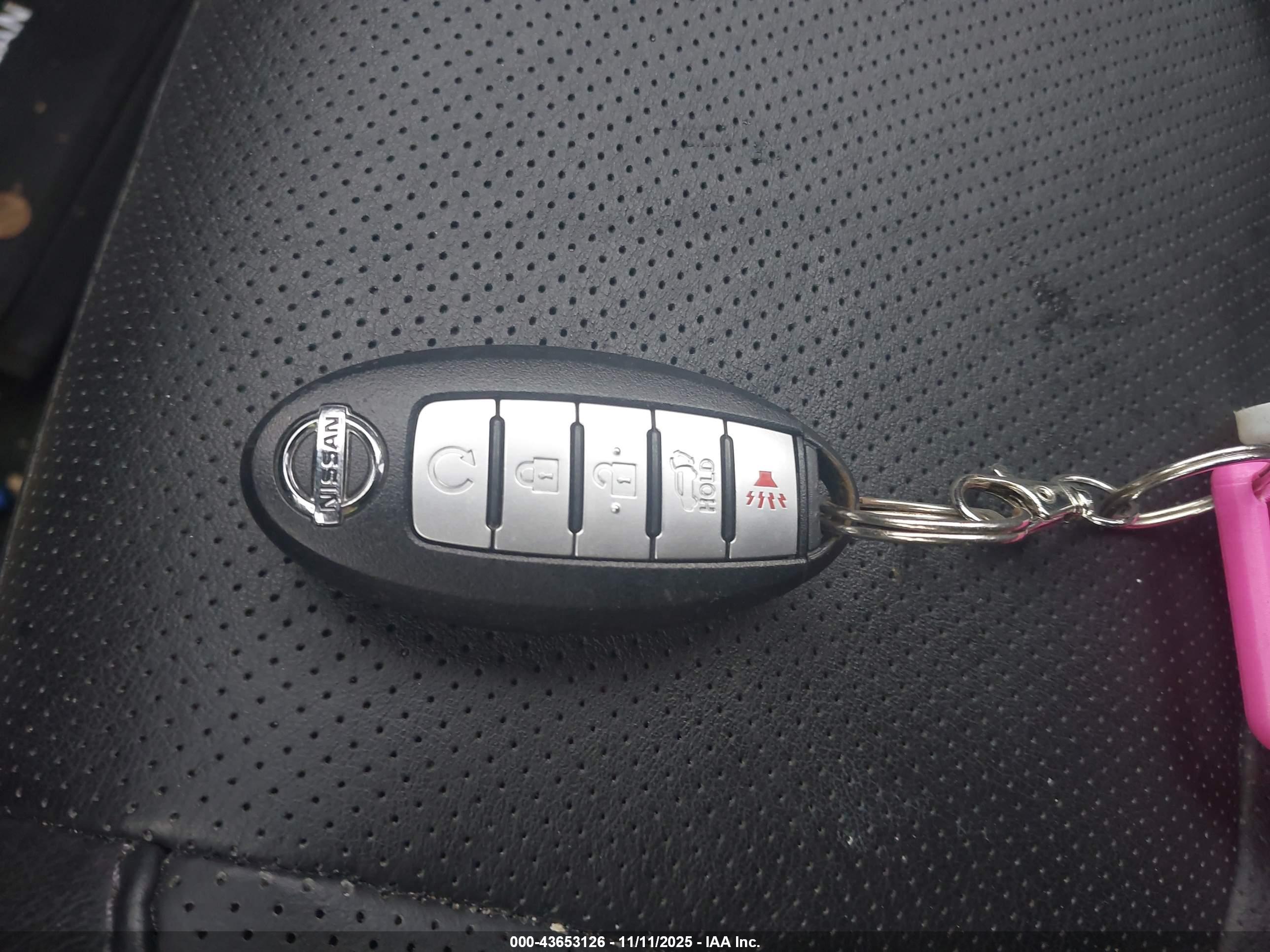 NISSAN ROGUE image 11