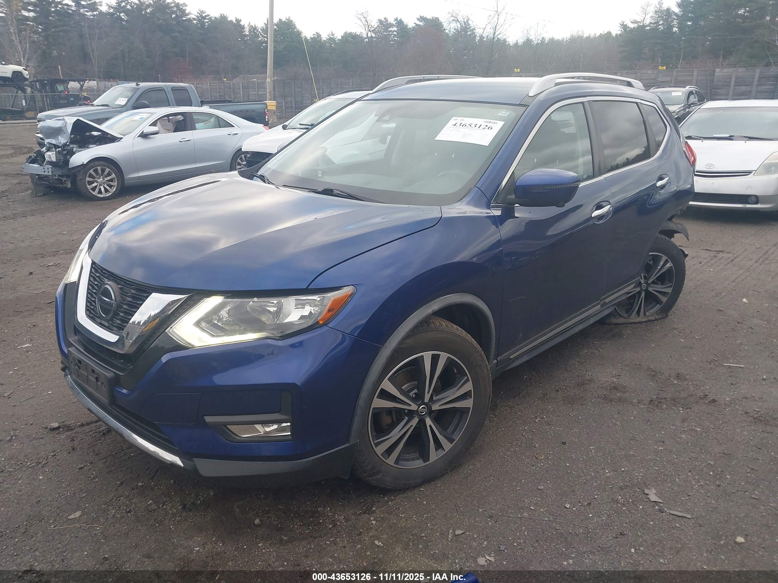 NISSAN ROGUE image 2