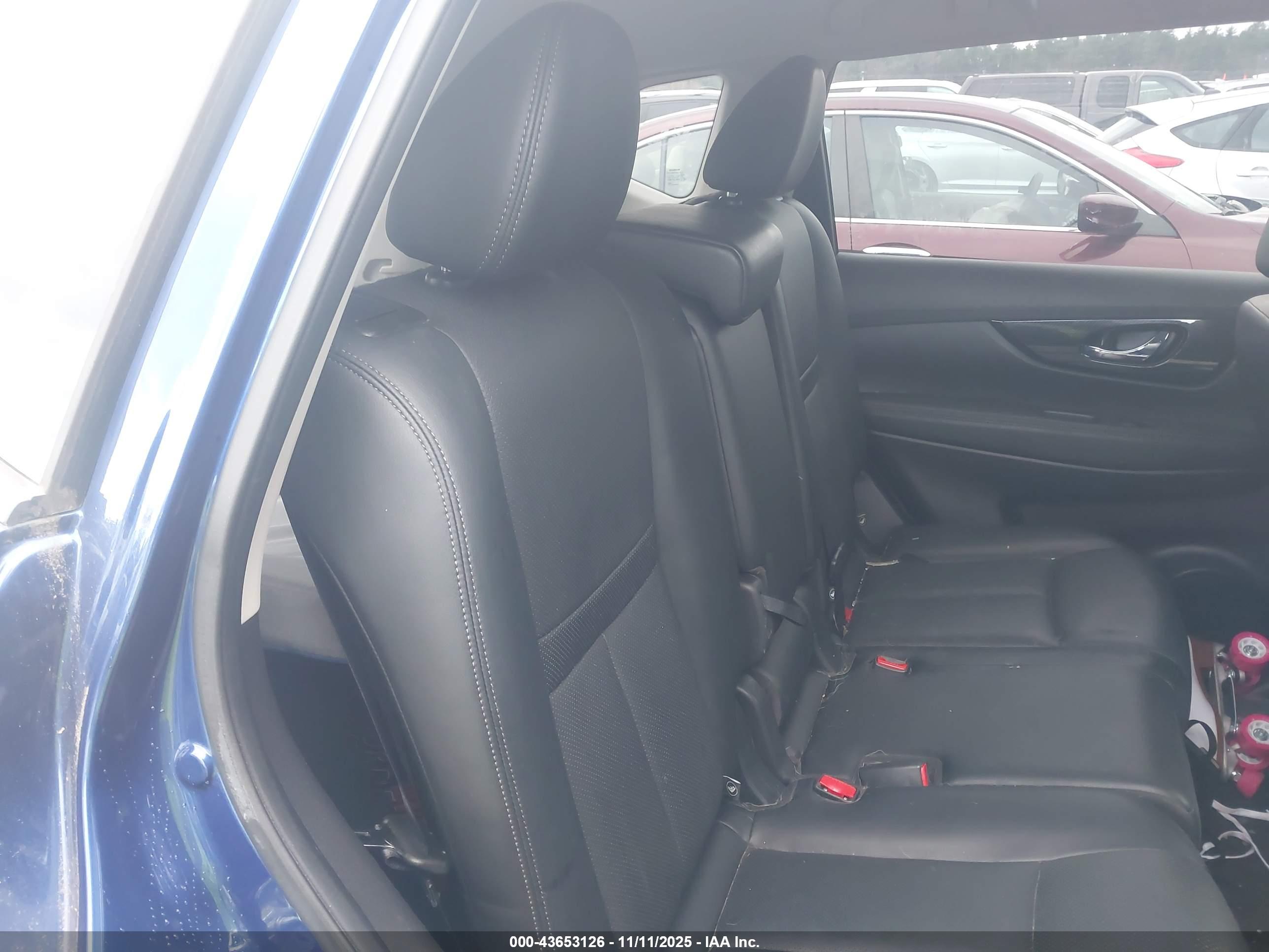 NISSAN ROGUE image 8