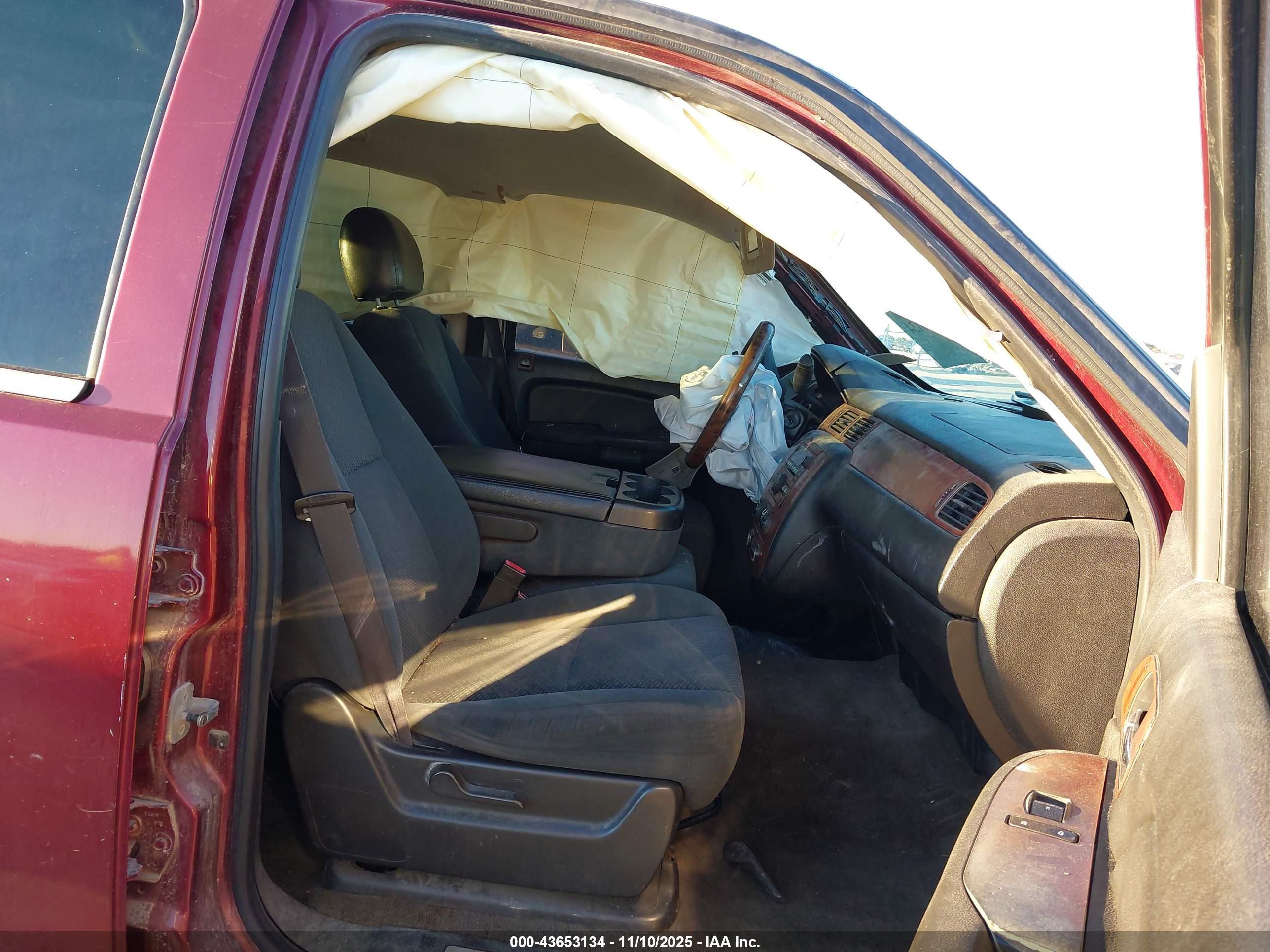 CHEVROLET TAHOE image 5