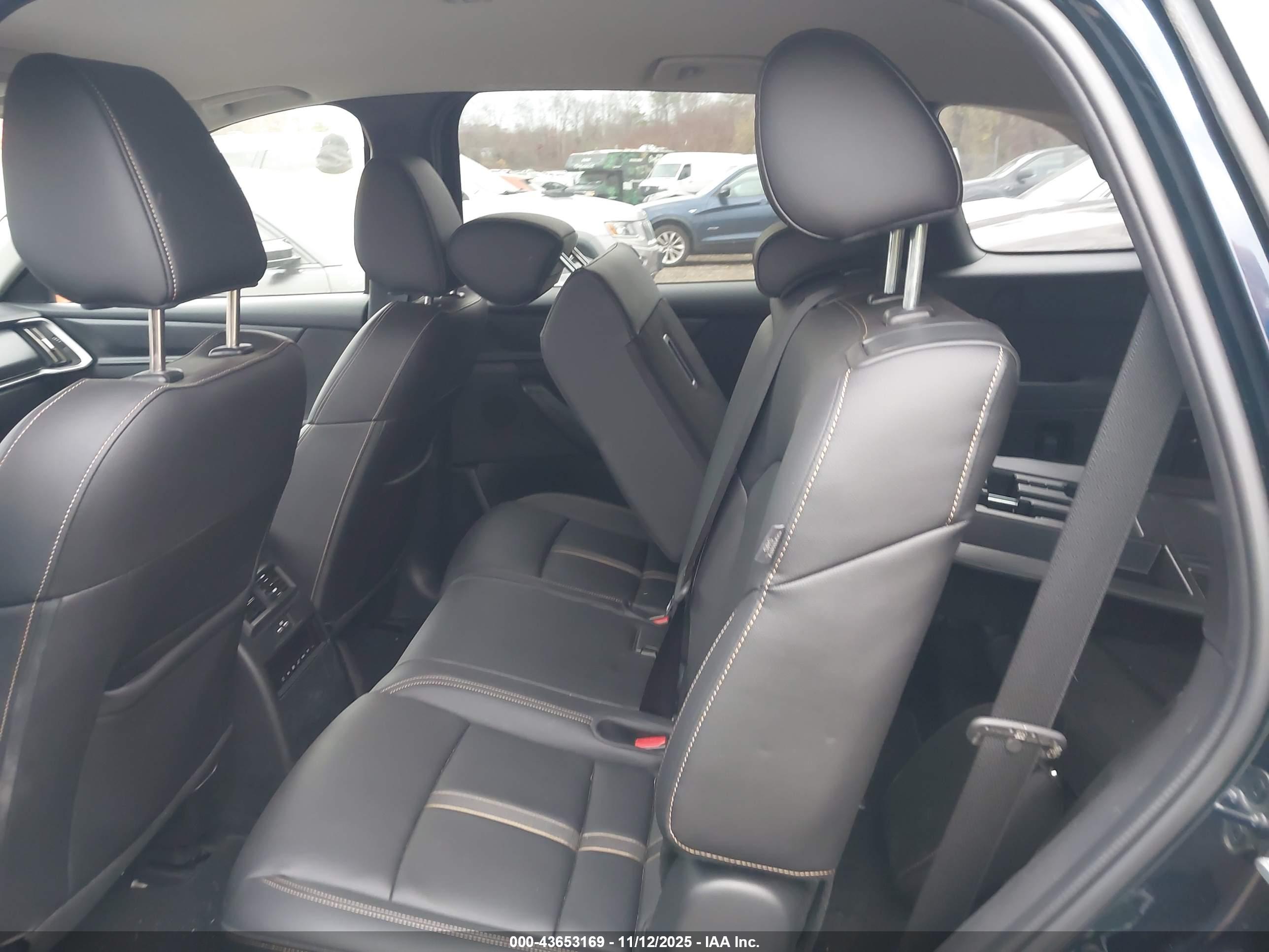 MAZDA CX-90 image 8