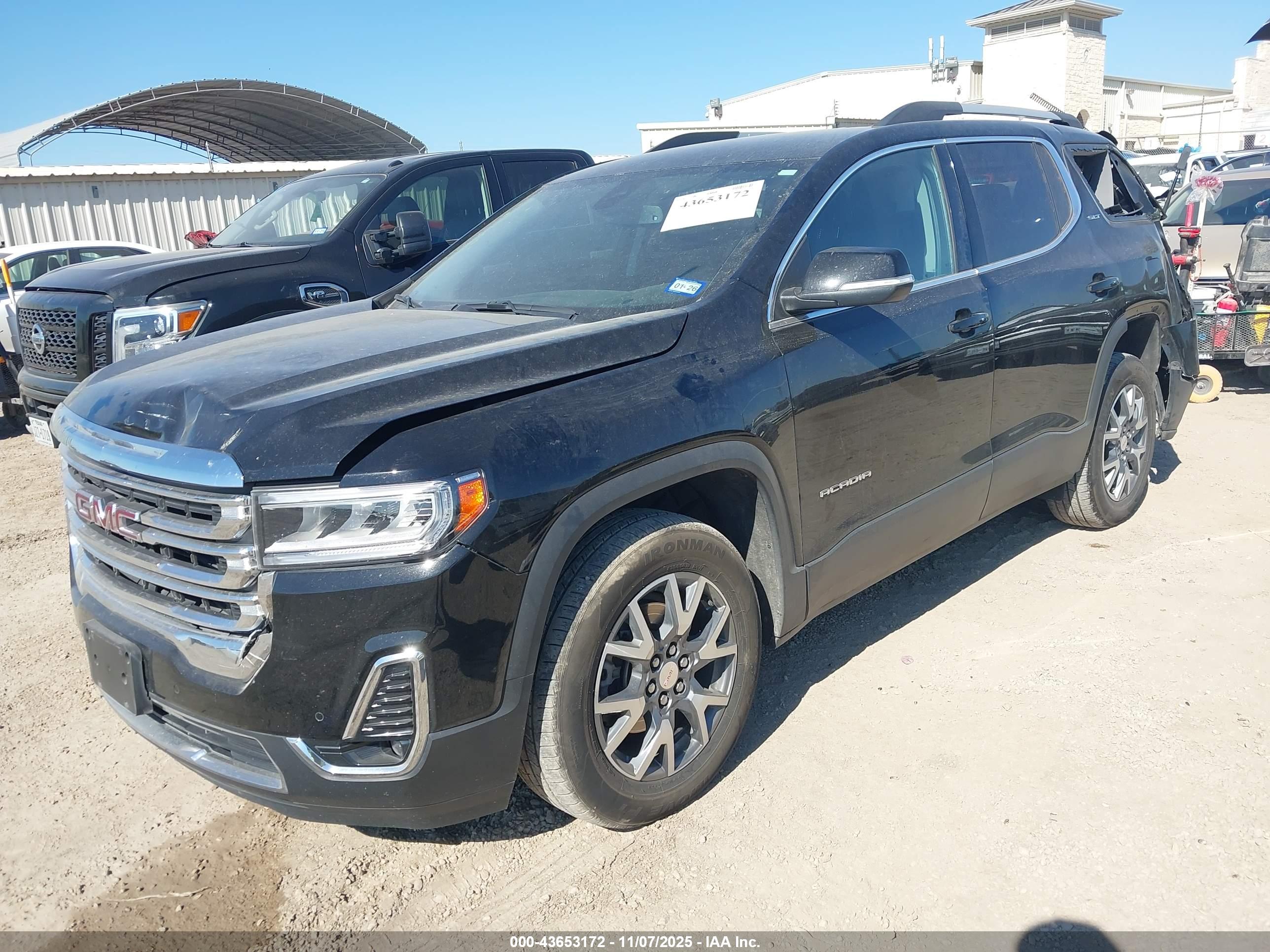 GMC ACADIA image 2