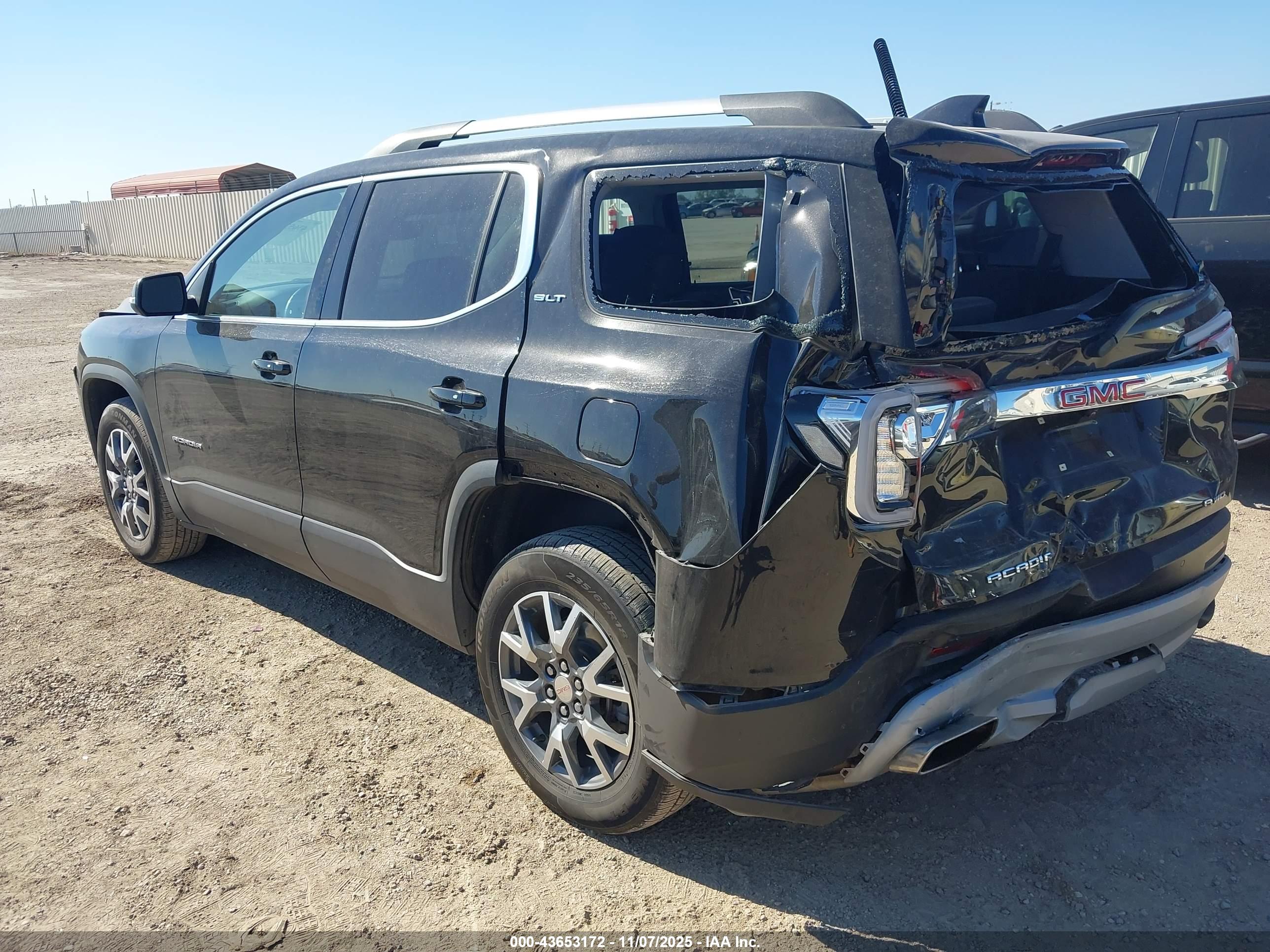 GMC ACADIA image 3