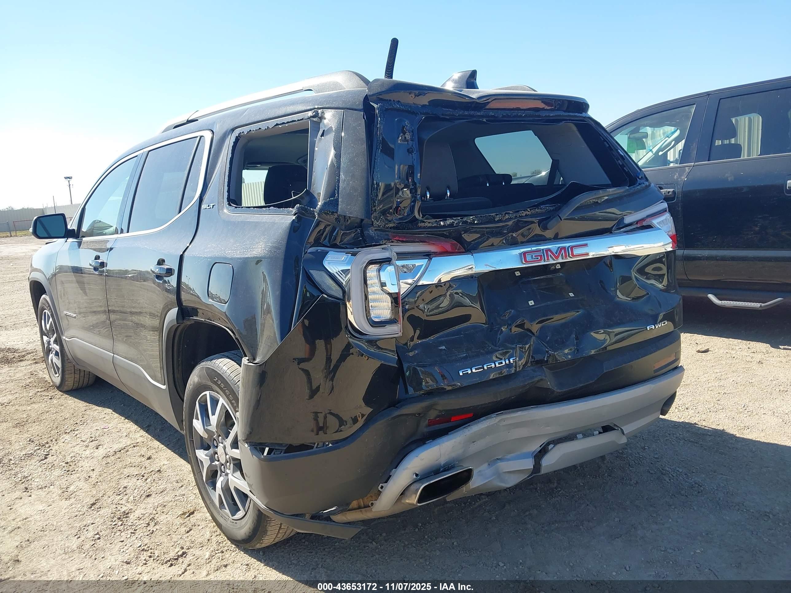 GMC ACADIA image 6