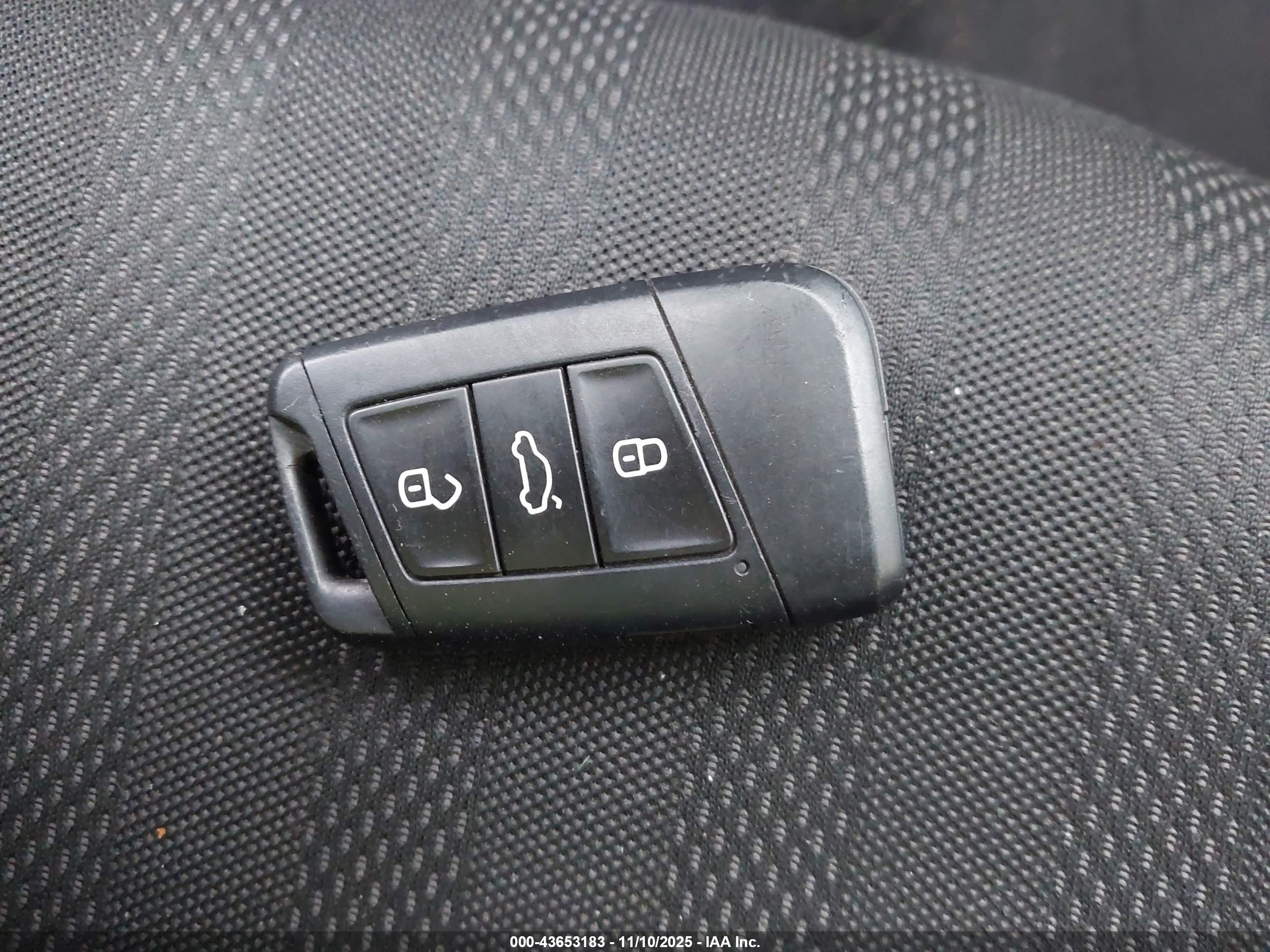 VOLKSWAGEN JETTA image 11