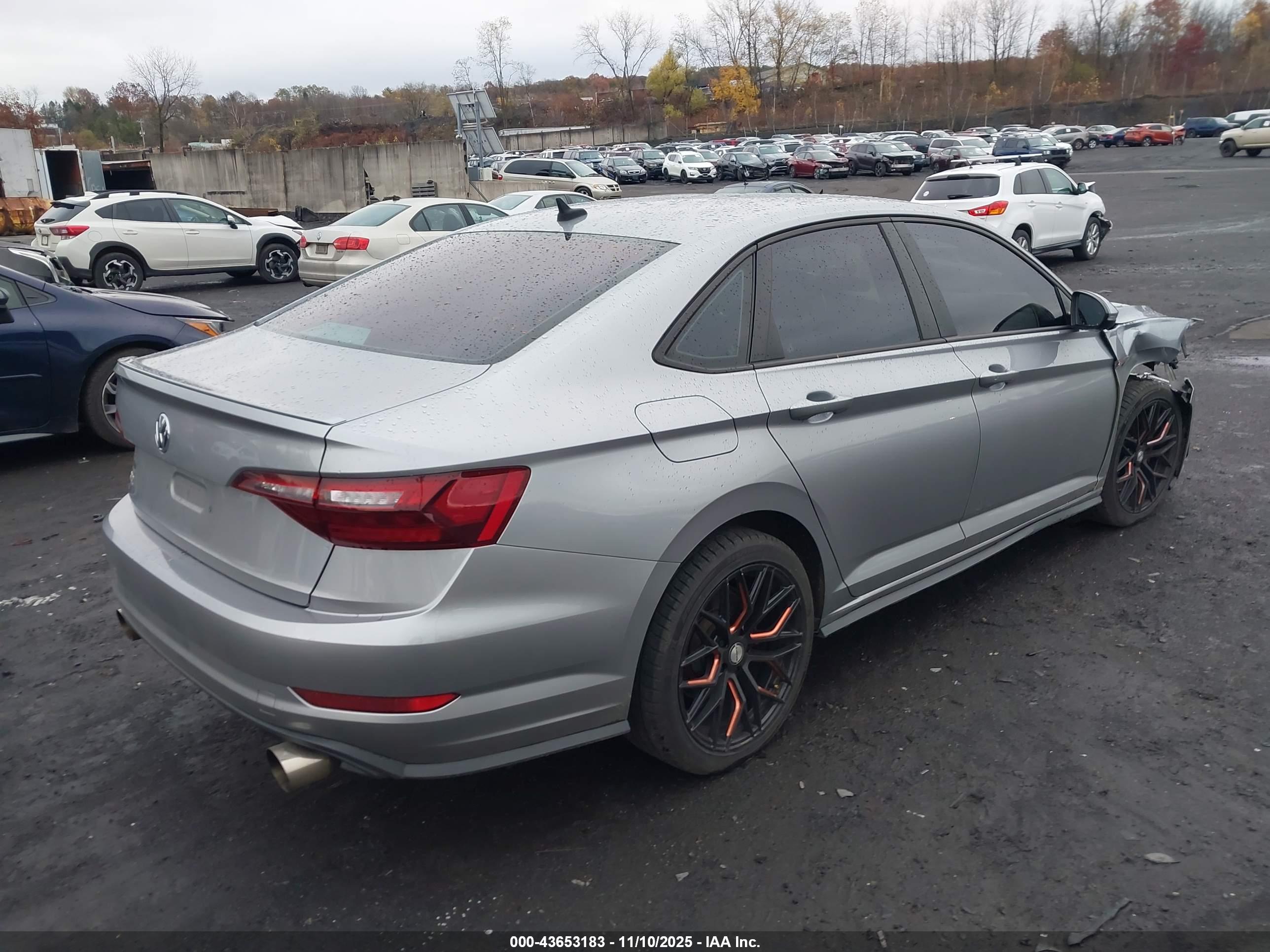 VOLKSWAGEN JETTA image 4