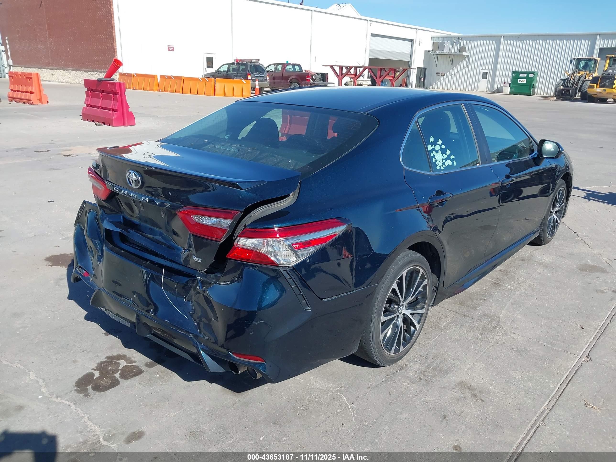 TOYOTA CAMRY image 4
