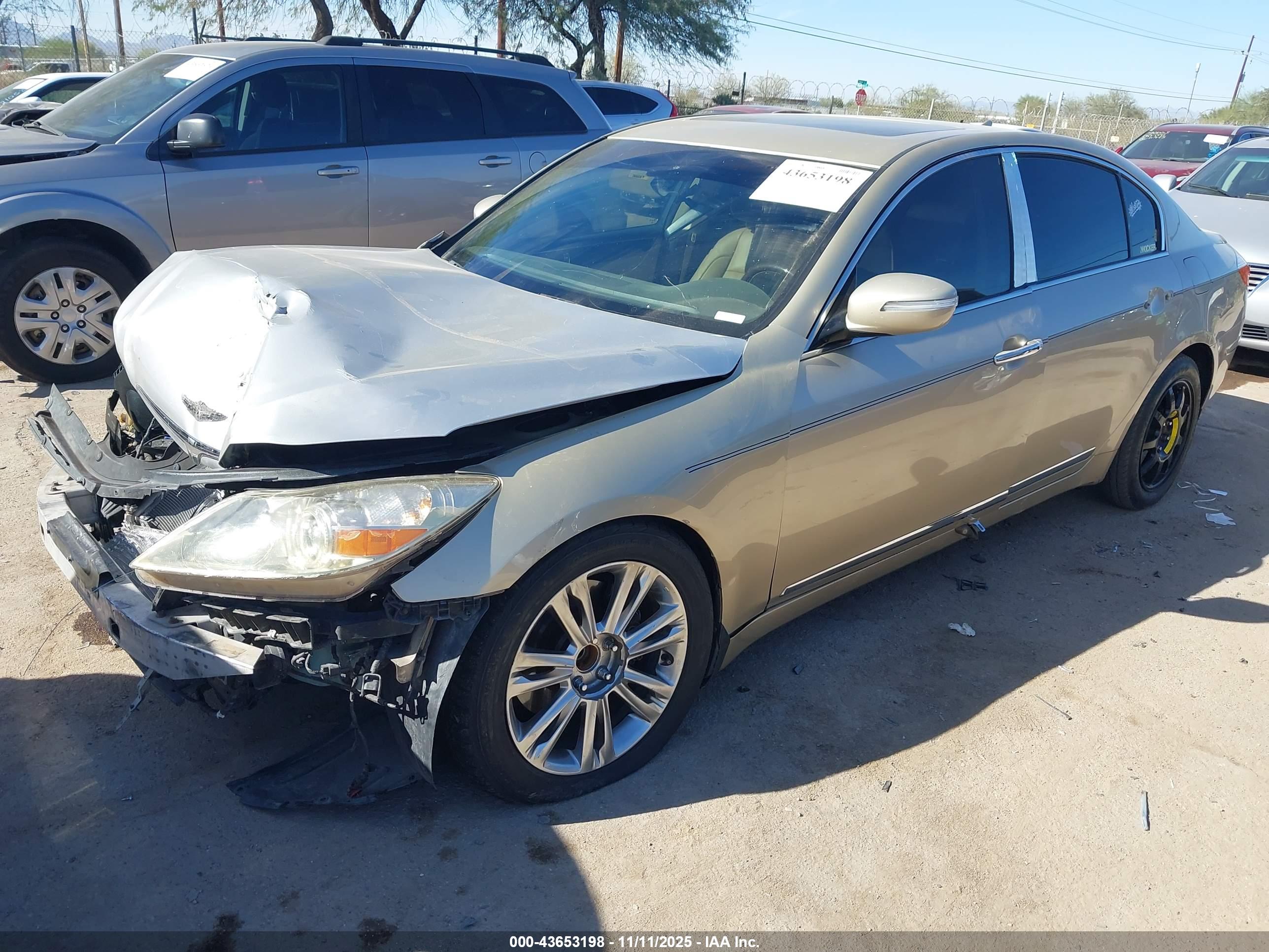 HYUNDAI GENESIS image 2