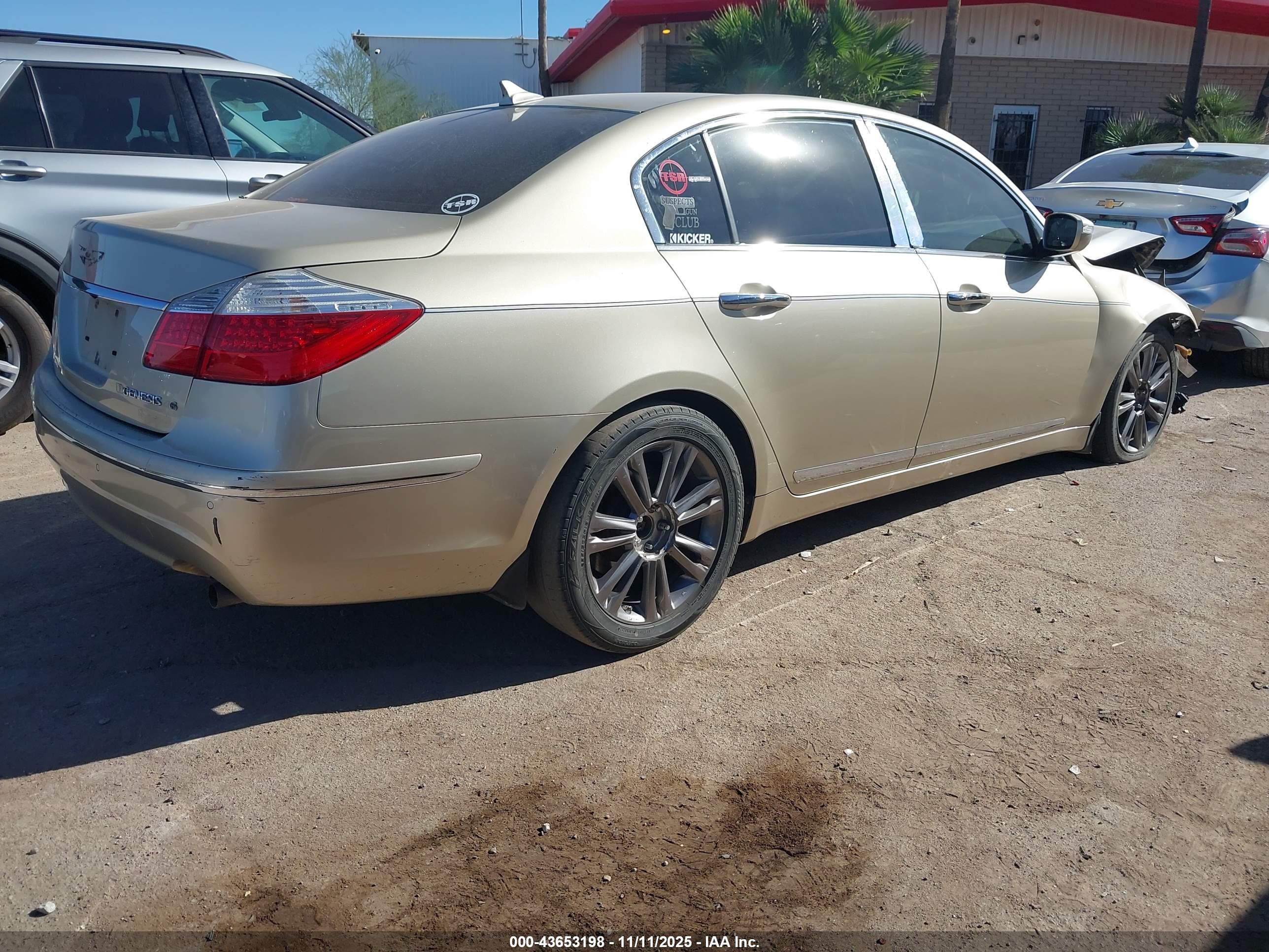 HYUNDAI GENESIS image 4
