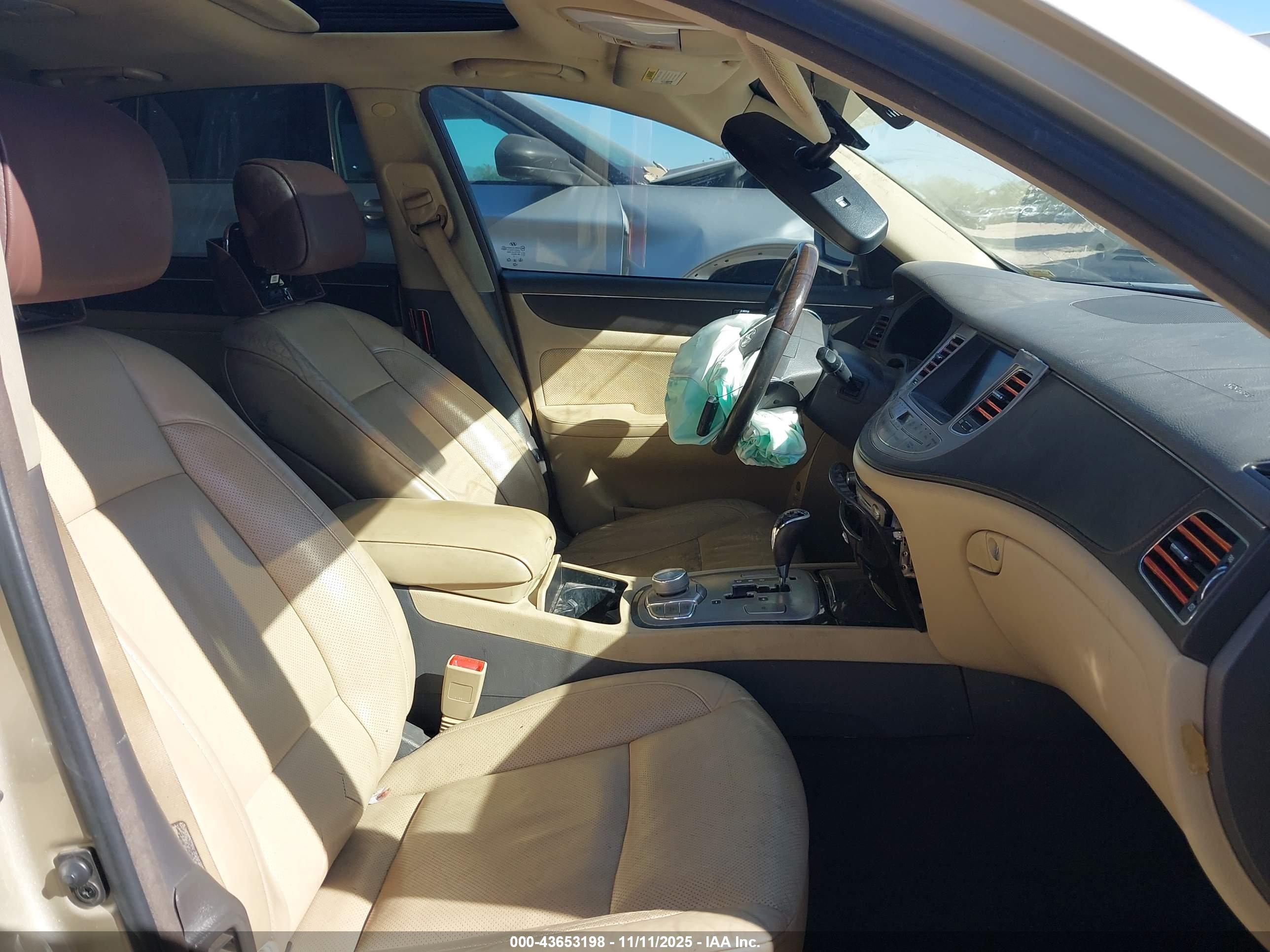 HYUNDAI GENESIS image 5