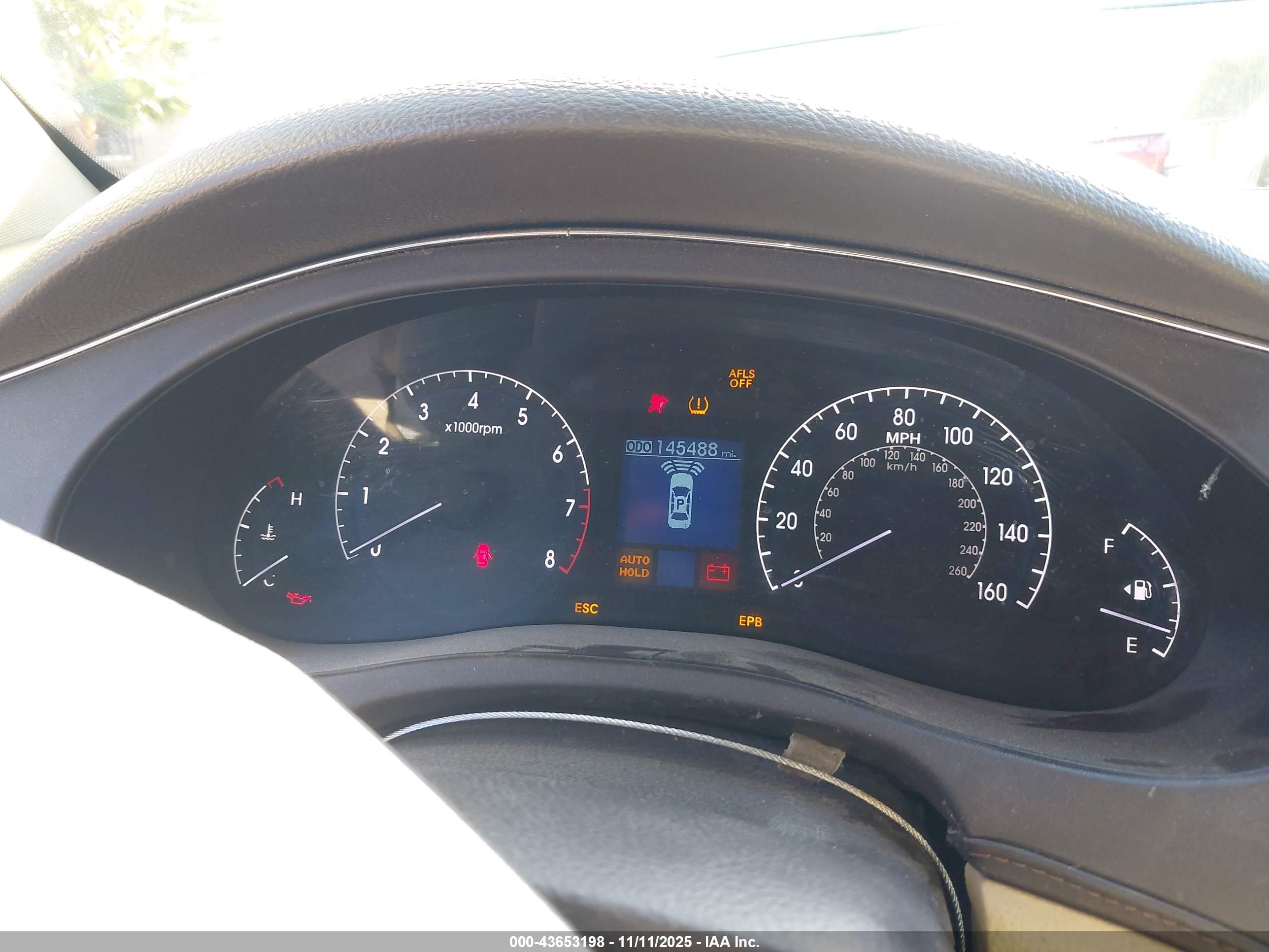 HYUNDAI GENESIS image 7