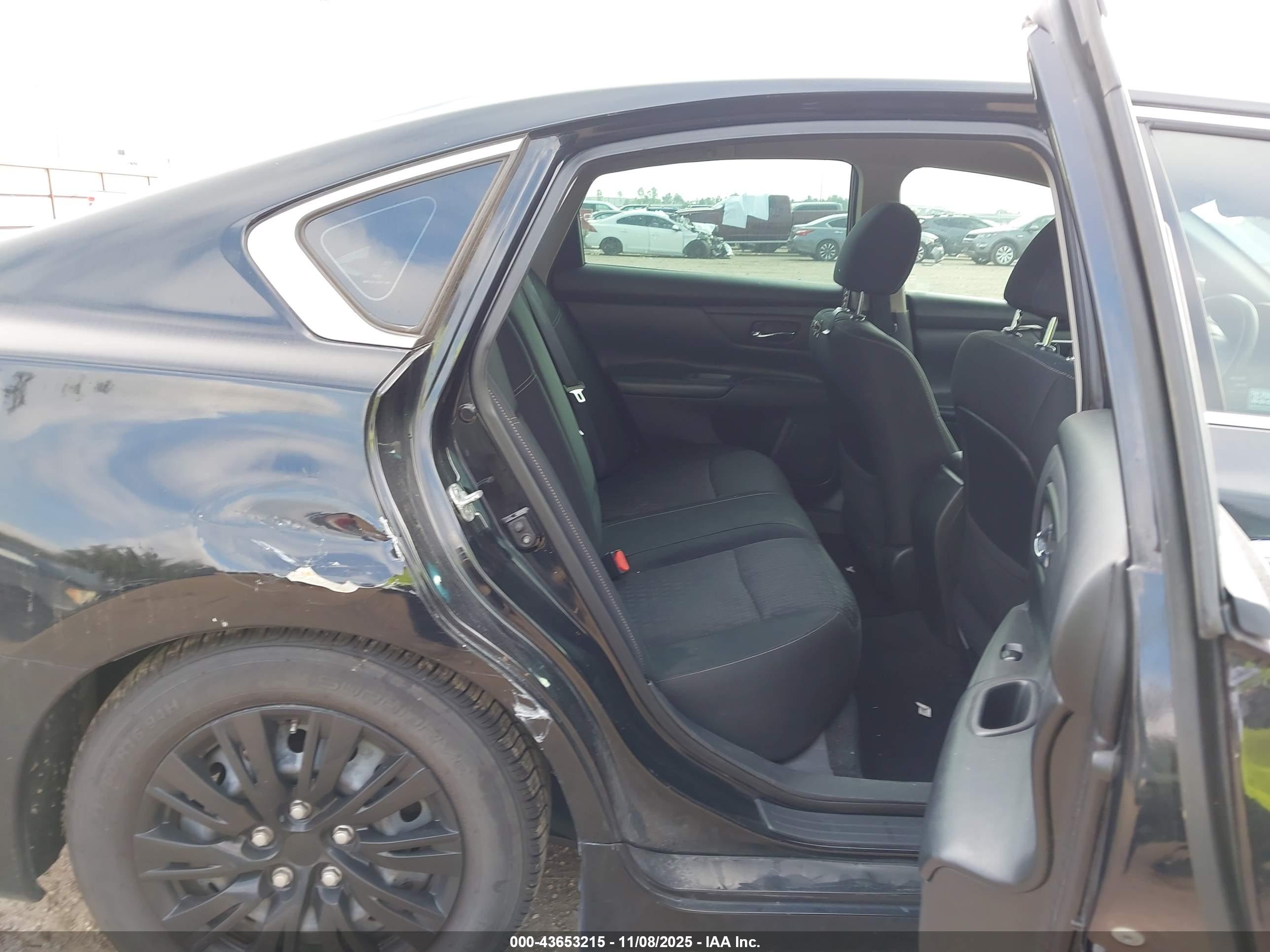 NISSAN ALTIMA image 8
