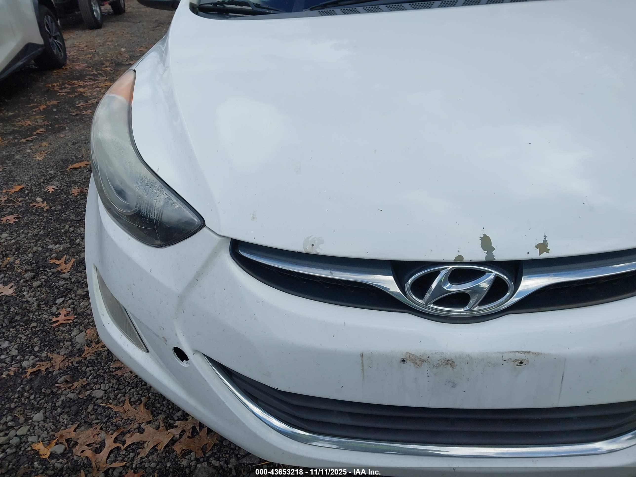 HYUNDAI ELANTRA image 6