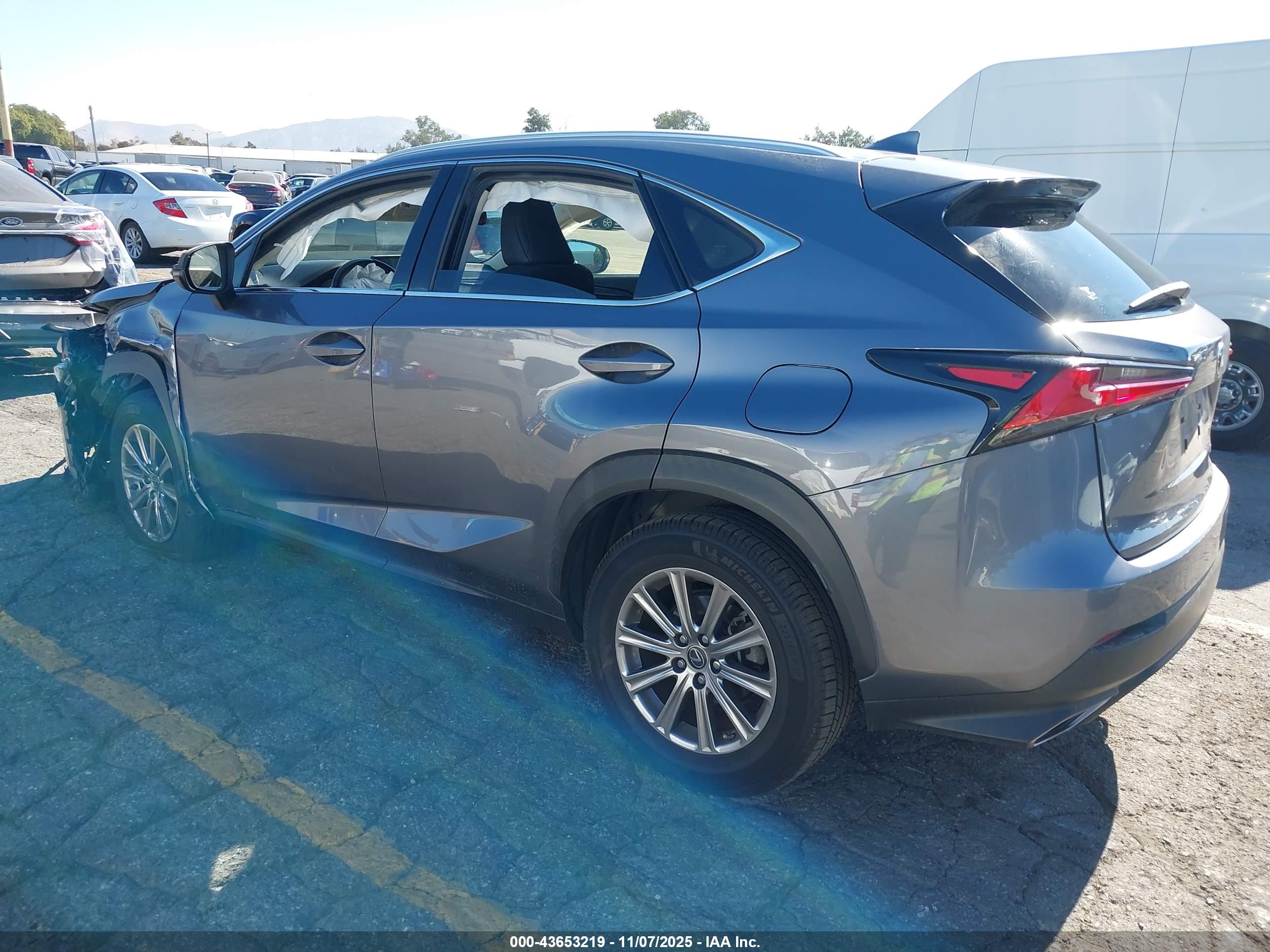 LEXUS NX image 3