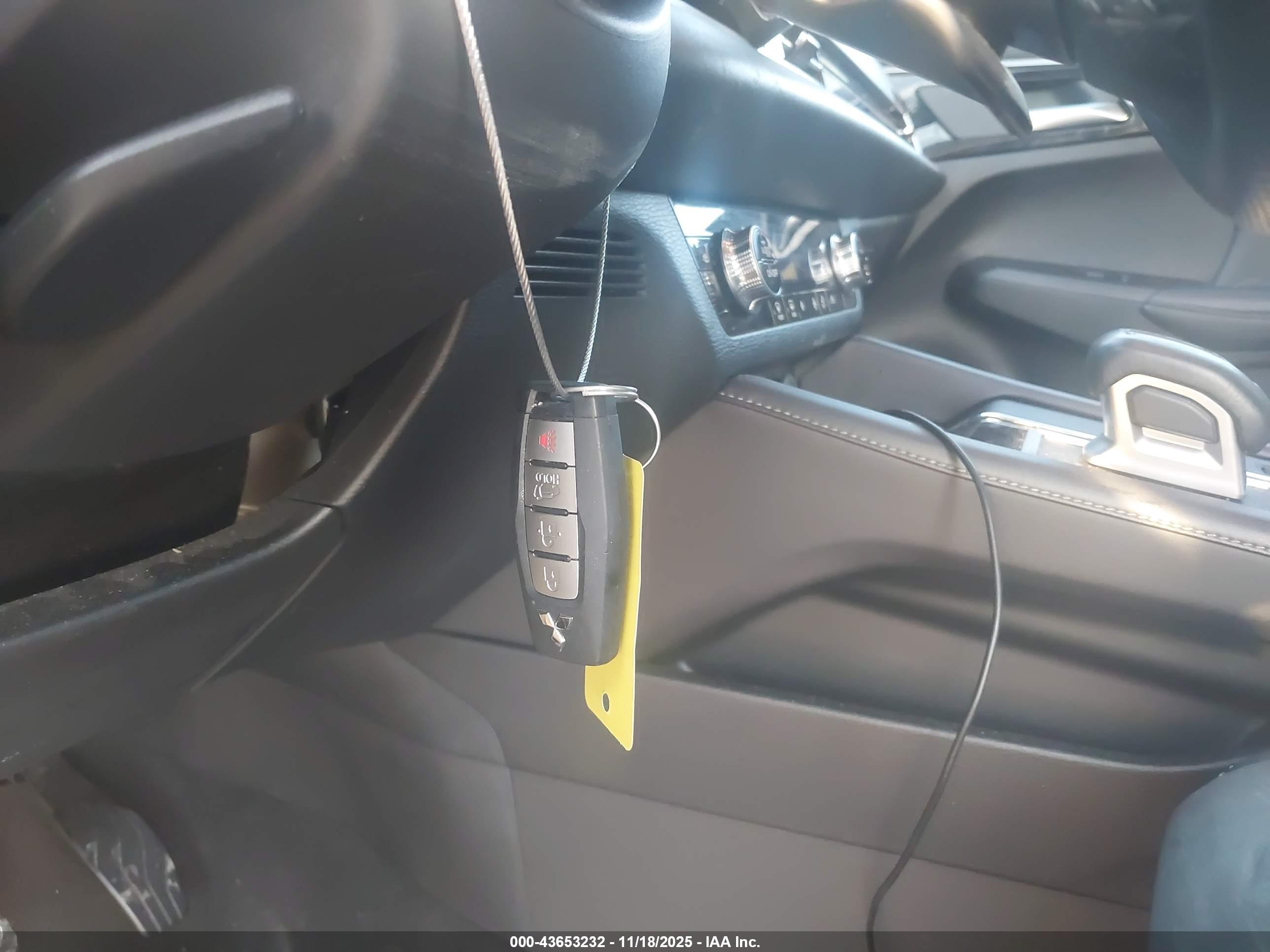 MITSUBISHI OUTLANDER image 11