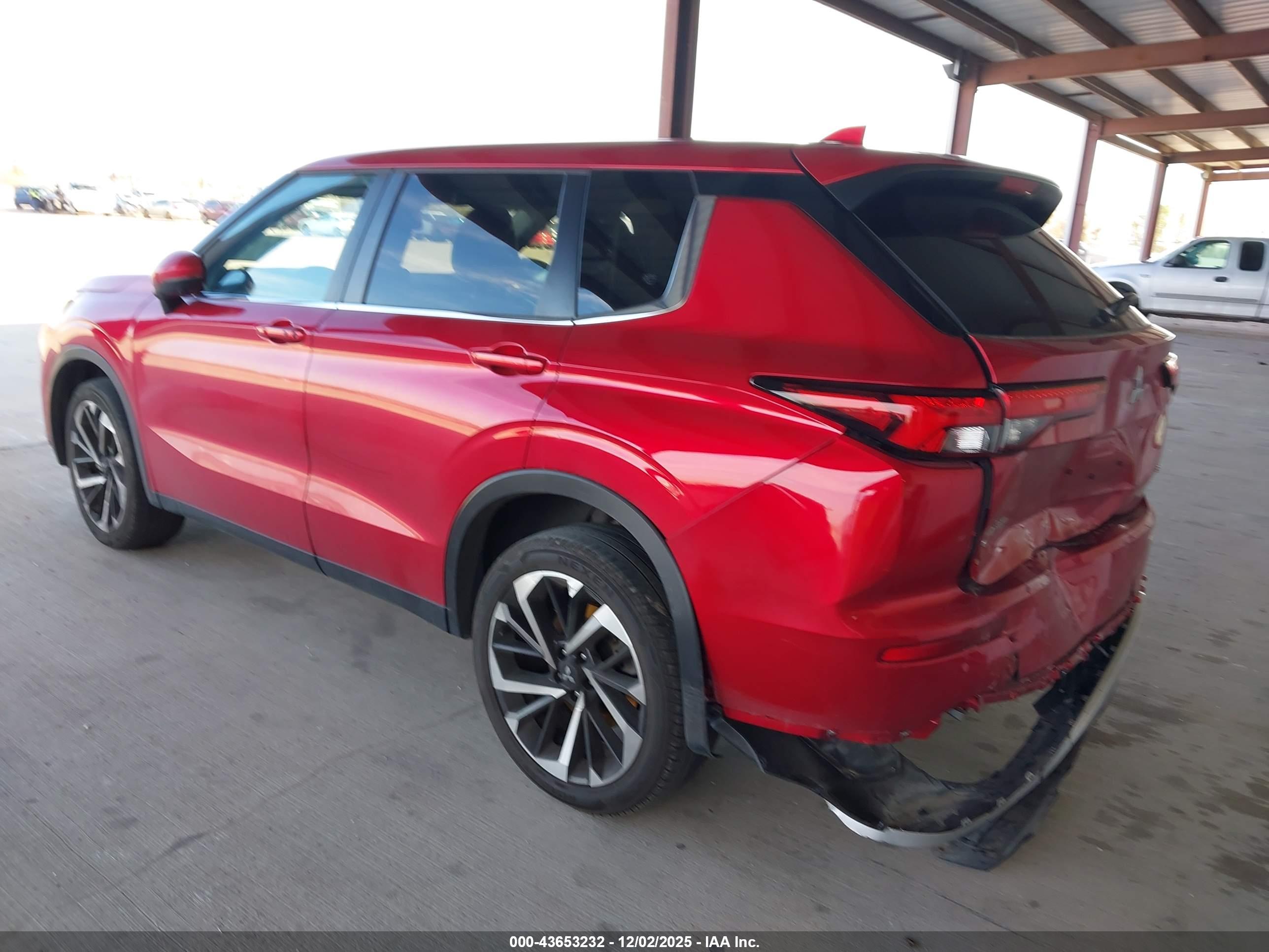 MITSUBISHI OUTLANDER image 3