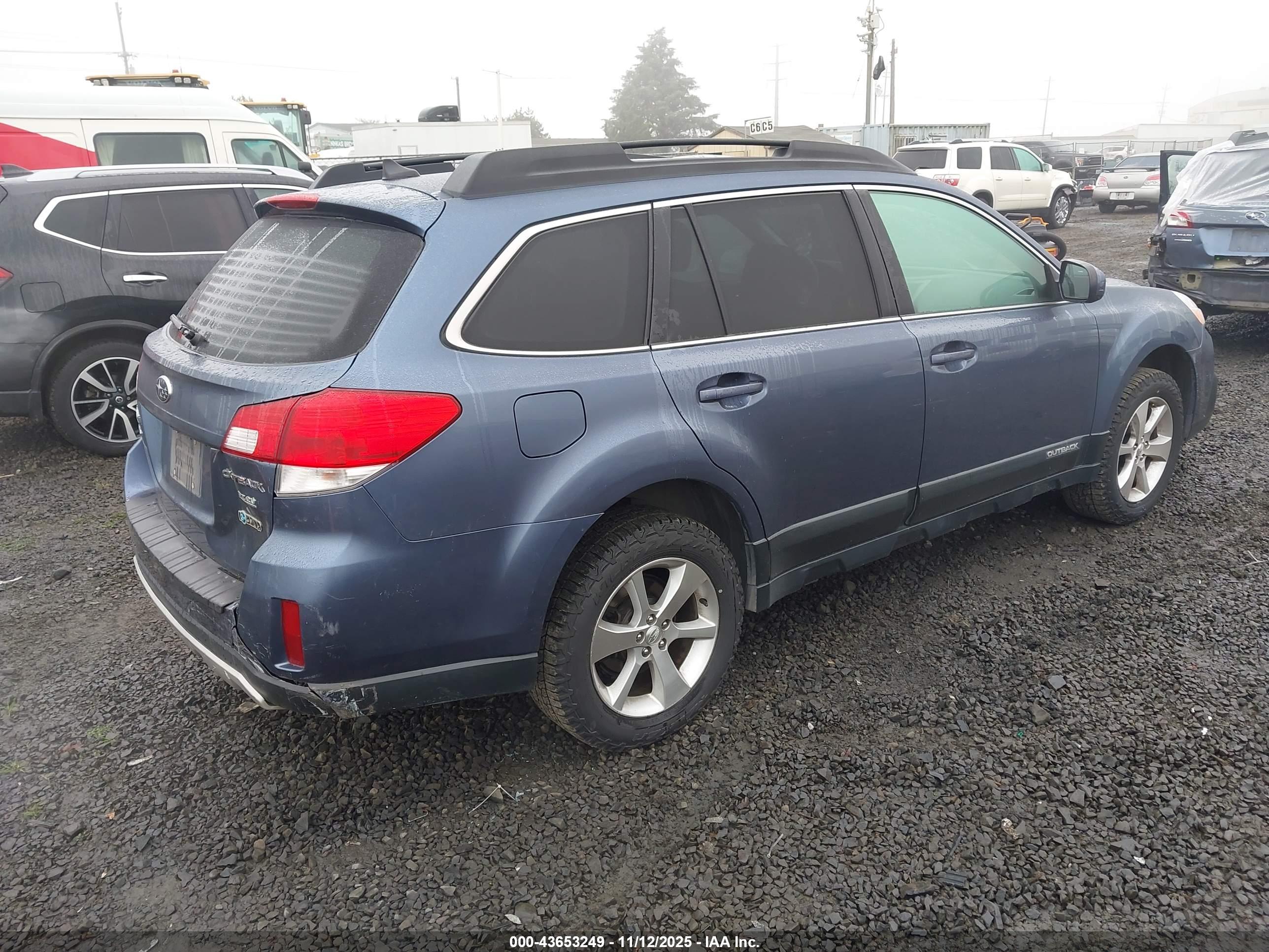 SUBARU OUTBACK image 4