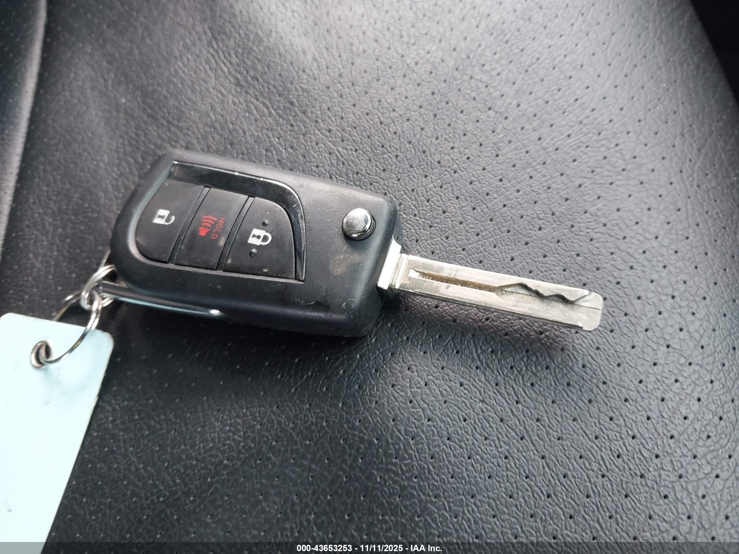 TOYOTA RAV4 image 11