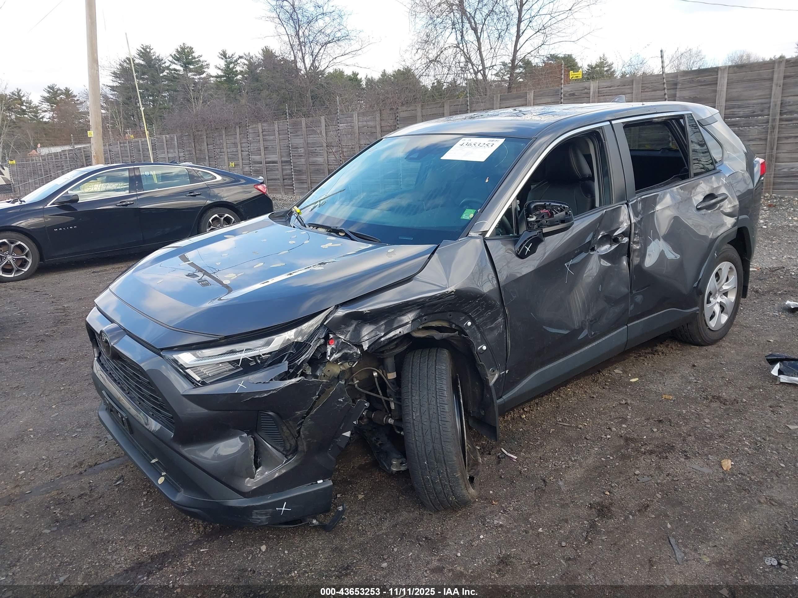 TOYOTA RAV4 image 2