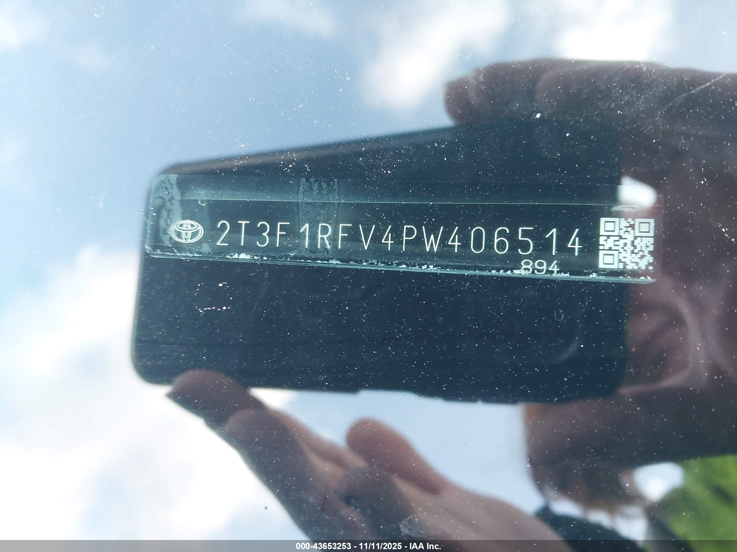 TOYOTA RAV4 image 9