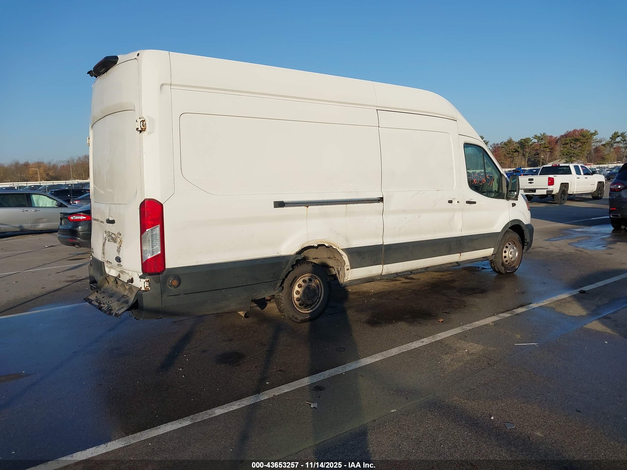 FORD TRANSIT-350 image 4