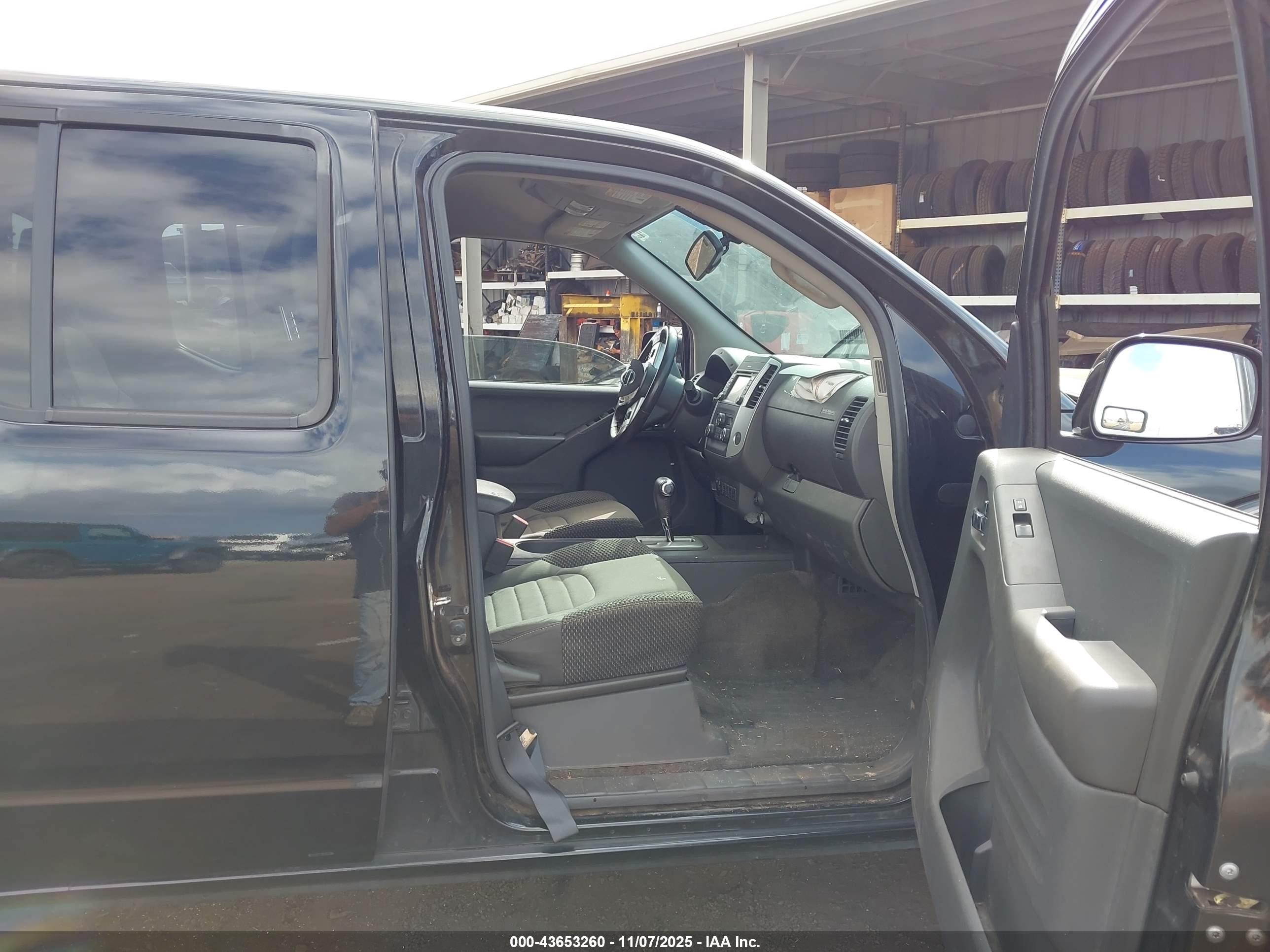NISSAN FRONTIER image 5