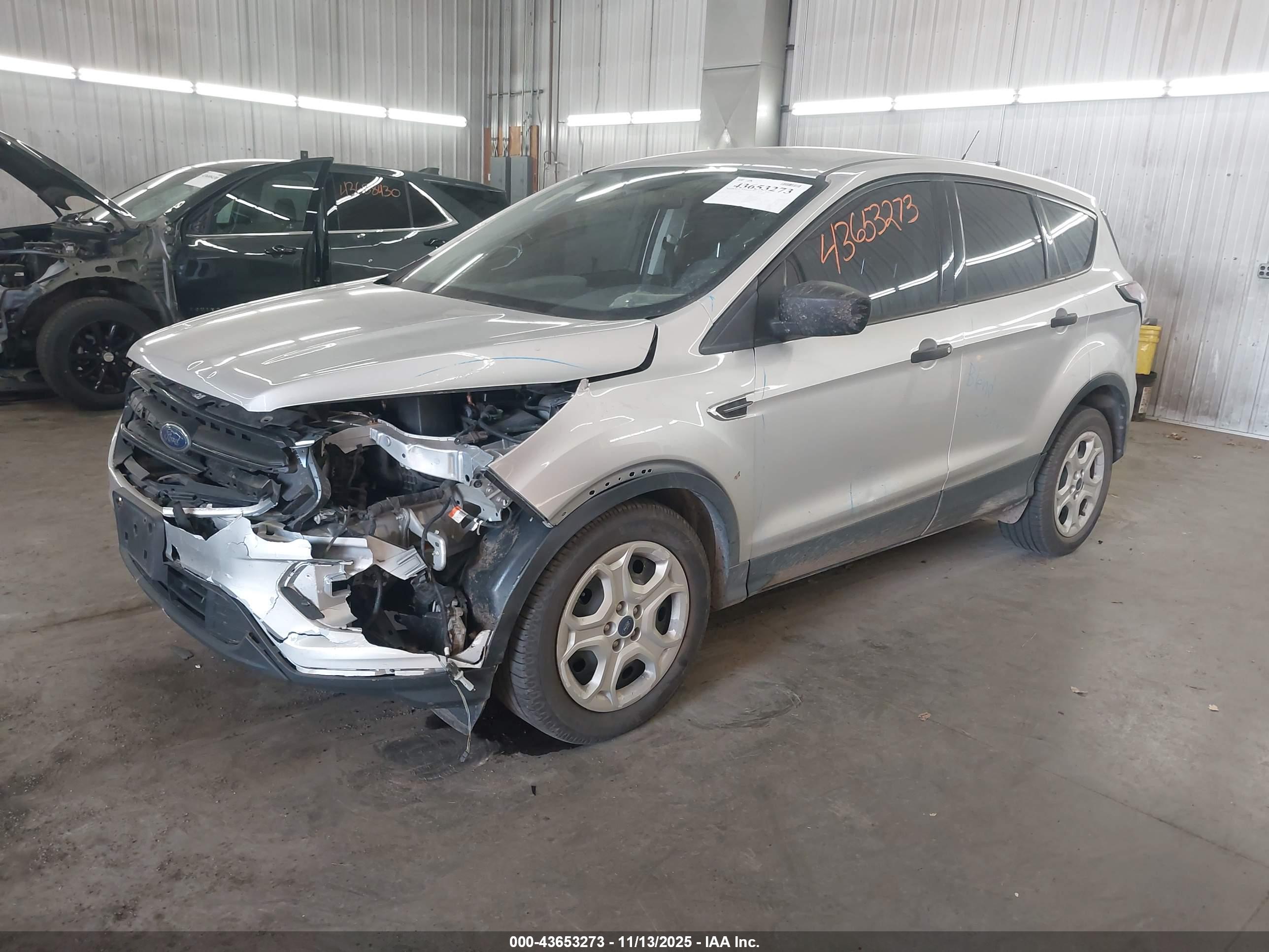 FORD ESCAPE image 2