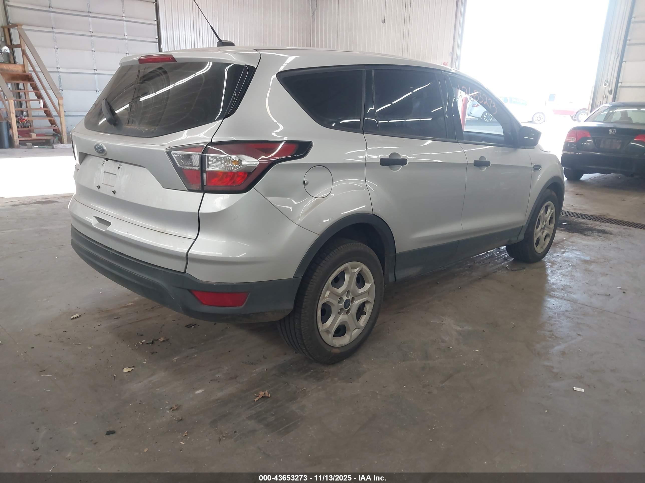 FORD ESCAPE image 4