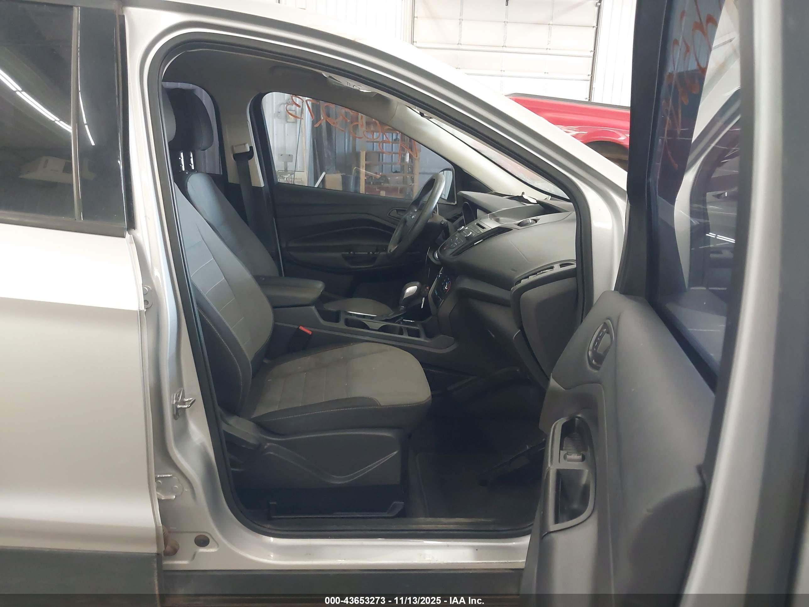 FORD ESCAPE image 5