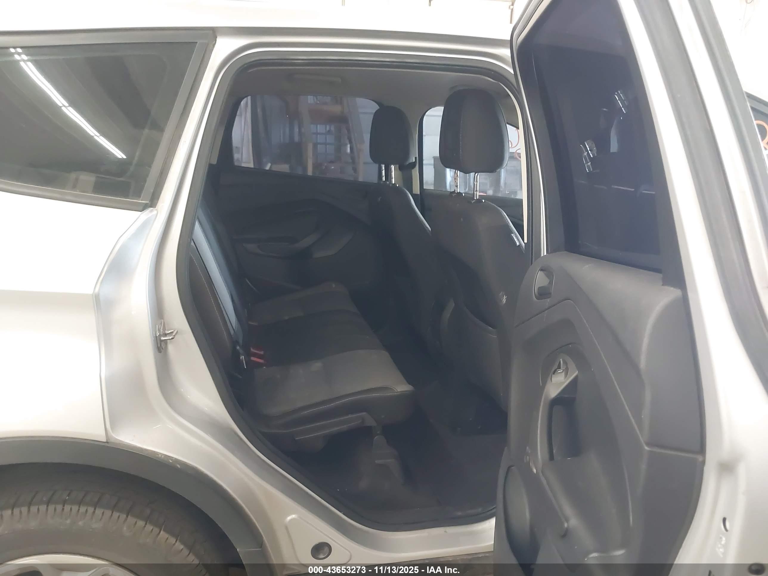FORD ESCAPE image 8
