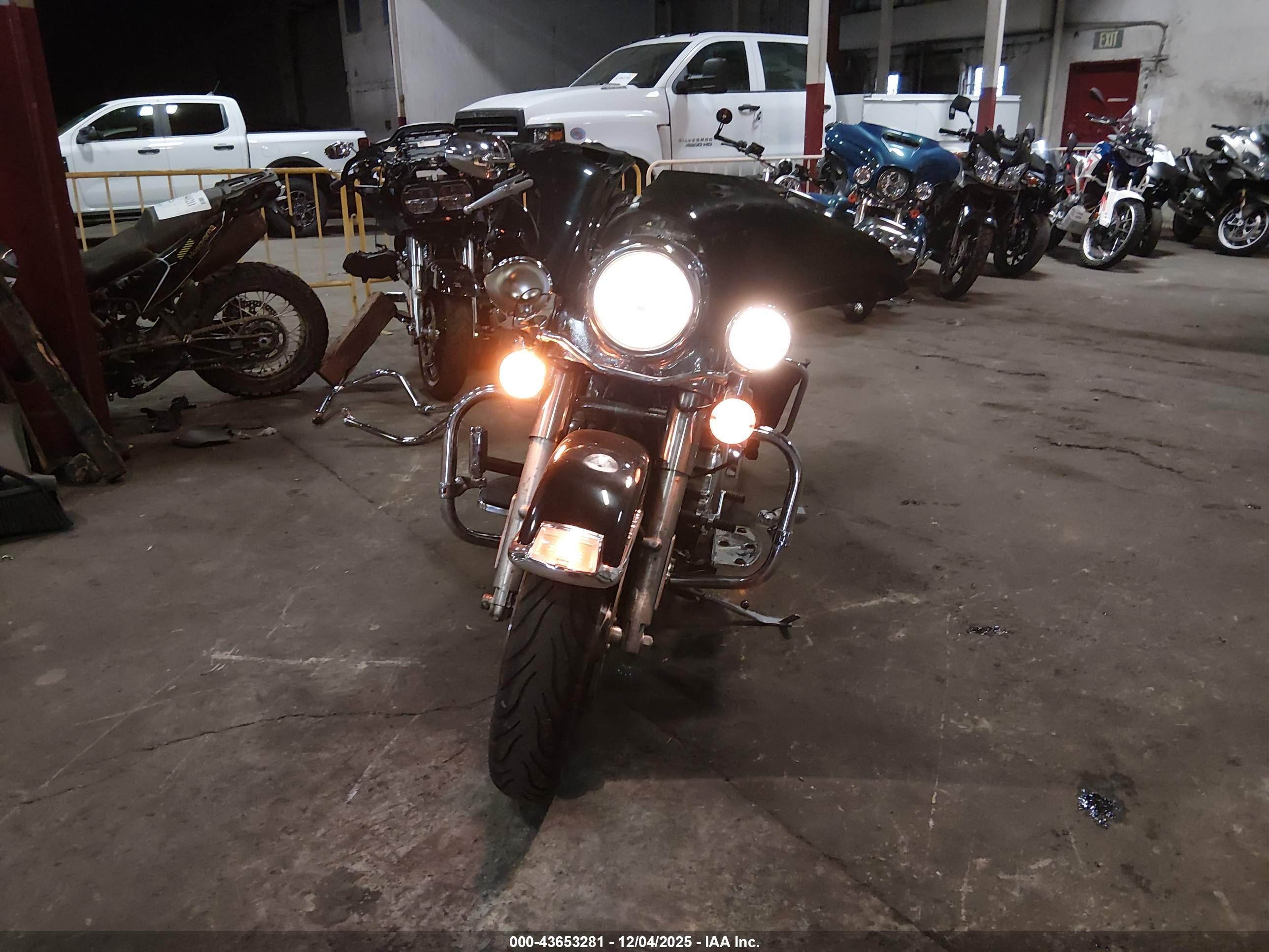 HARLEY-DAVIDSON FLHR image 5