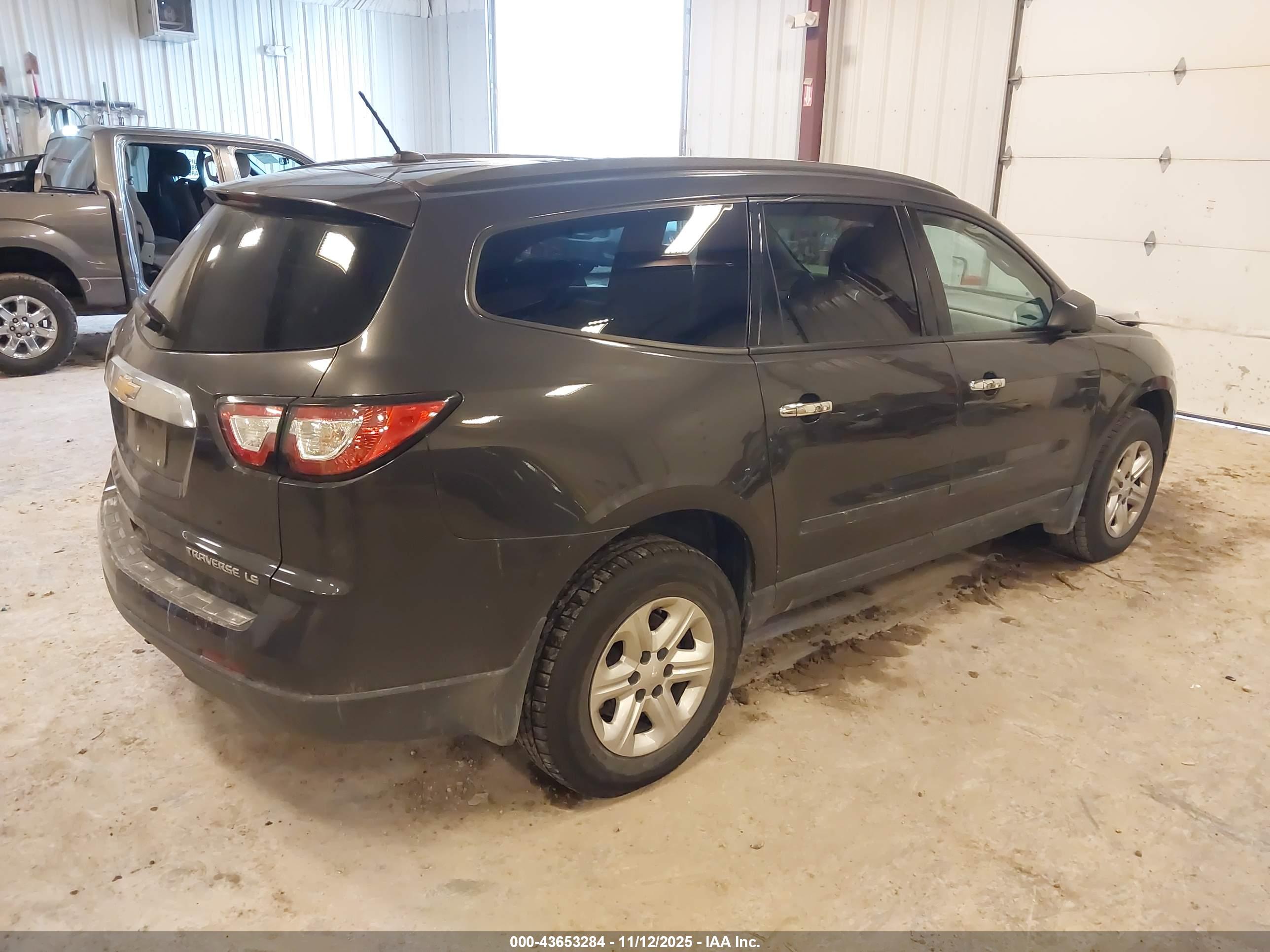 CHEVROLET TRAVERSE image 4