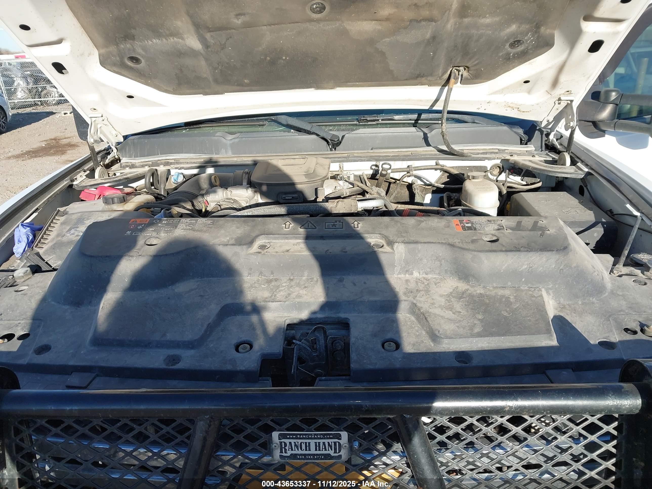 CHEVROLET SILVERADO image 10