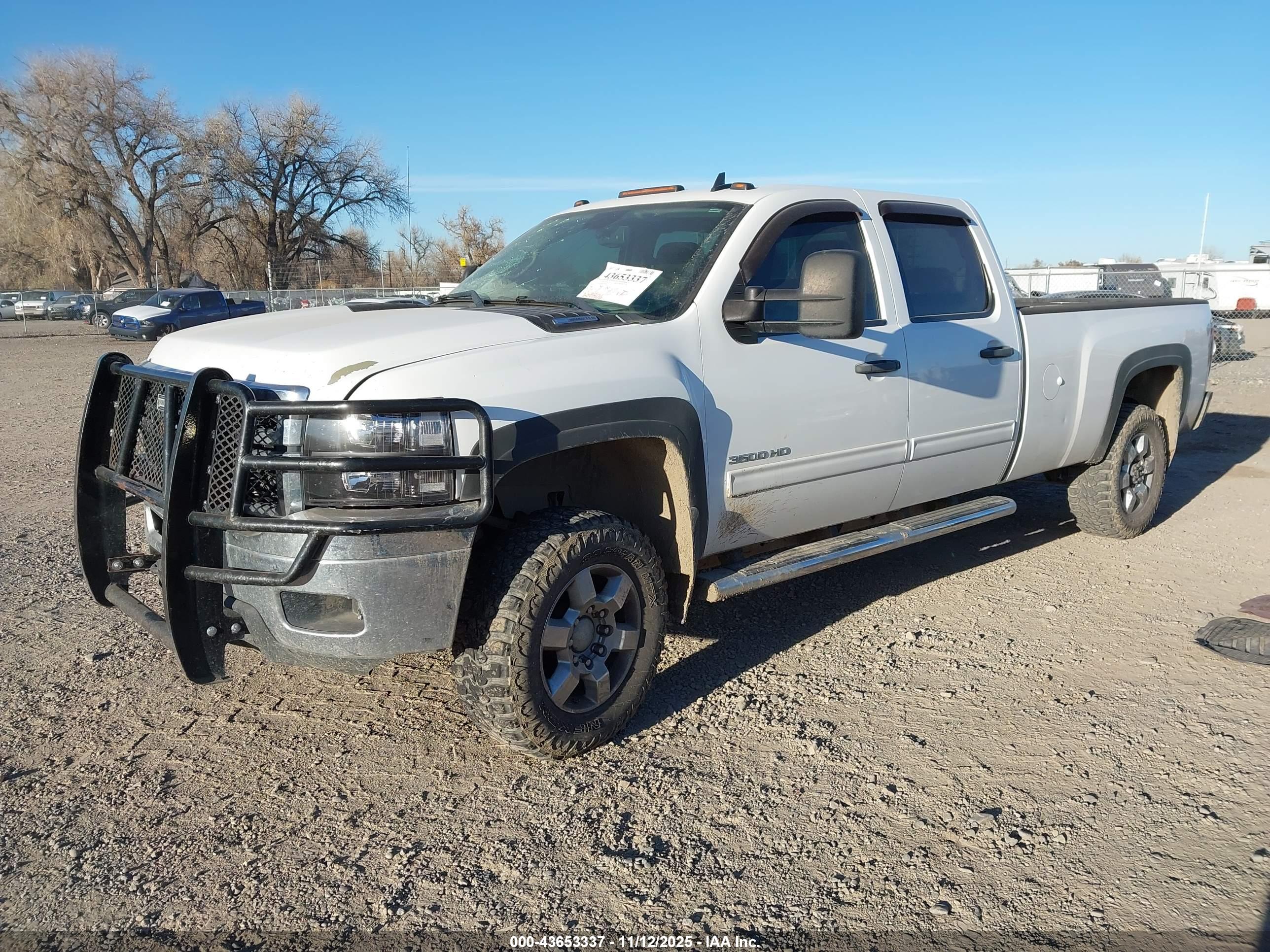CHEVROLET SILVERADO image 2