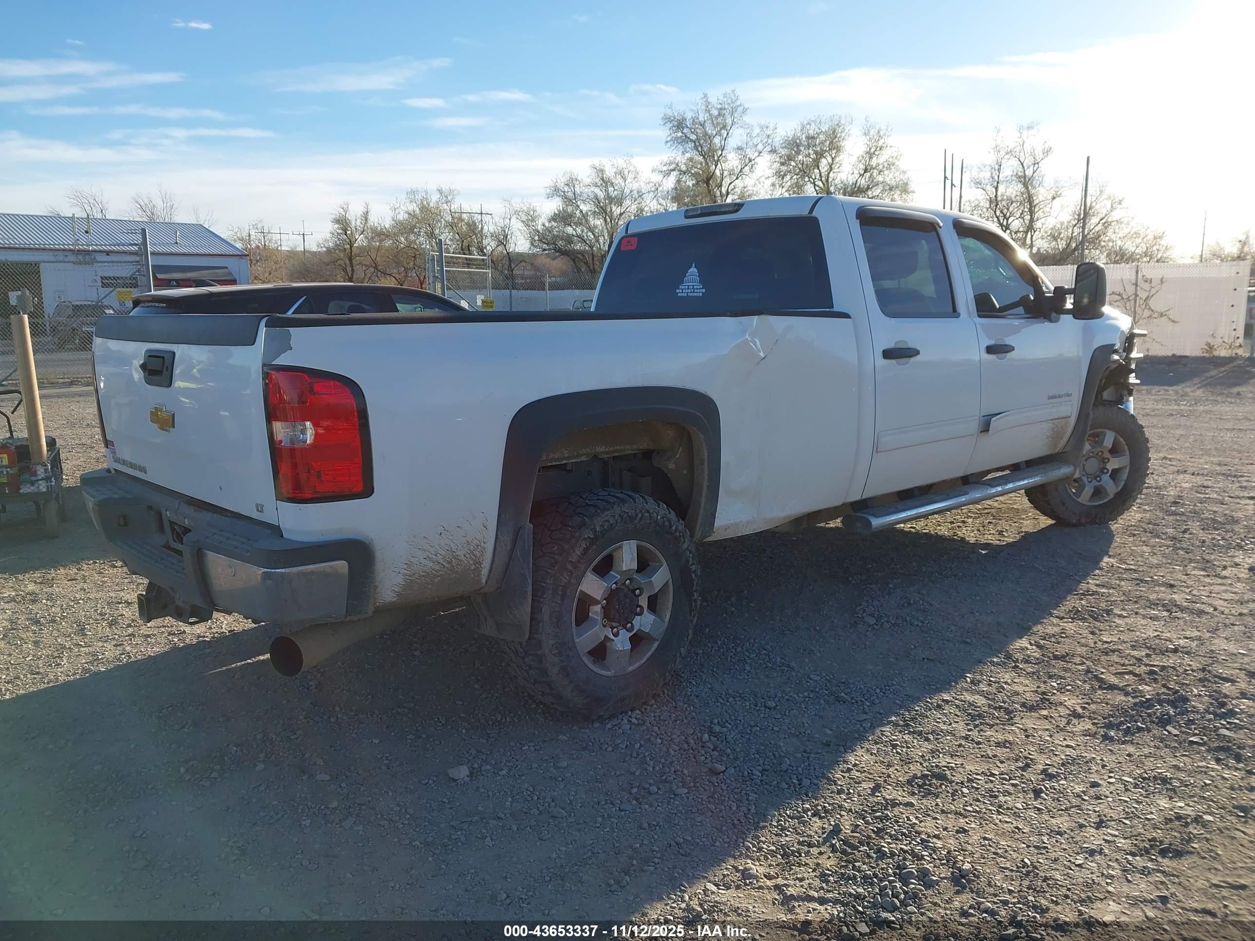 CHEVROLET SILVERADO image 4