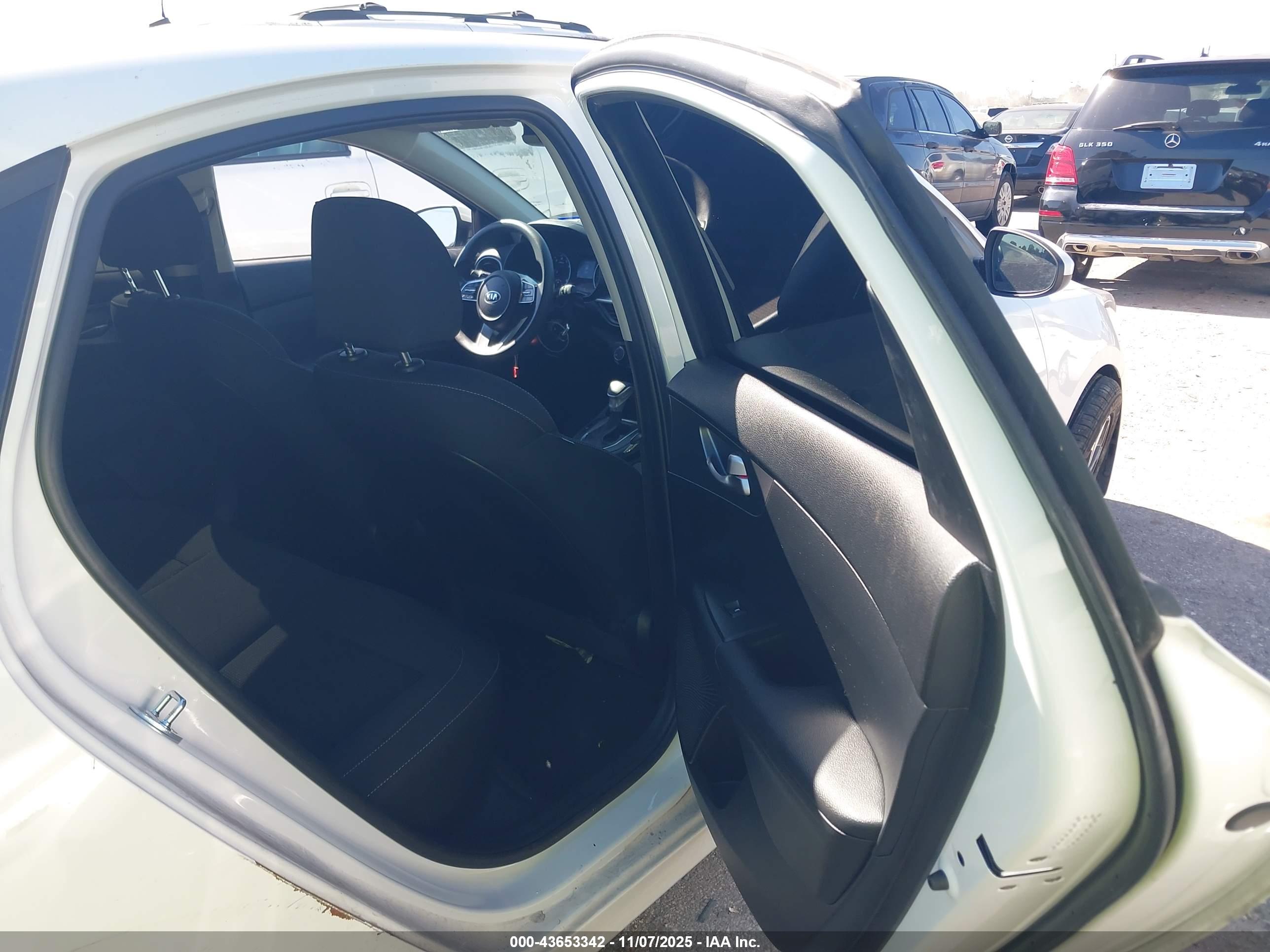 KIA FORTE image 8