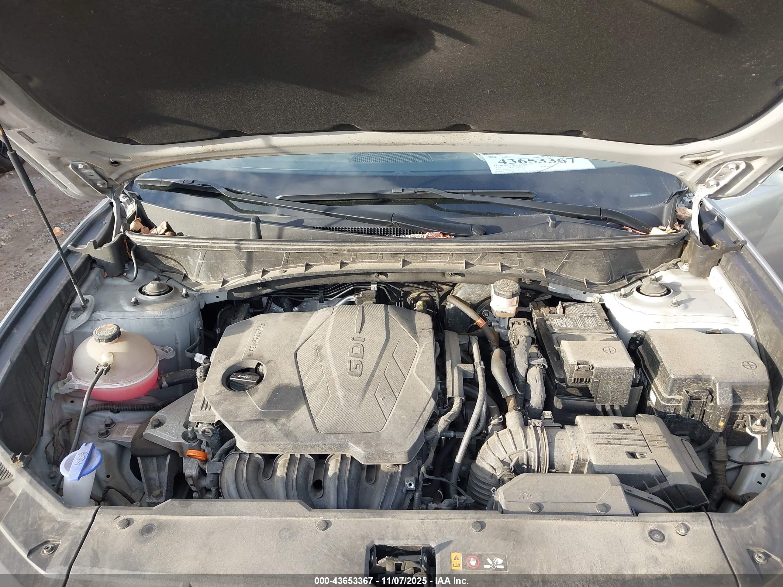 HYUNDAI TUCSON image 10