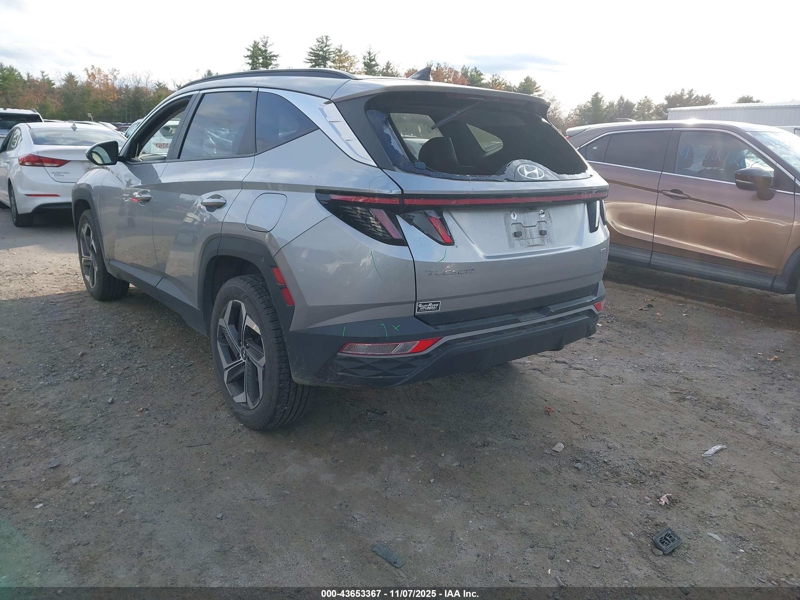 HYUNDAI TUCSON image 3