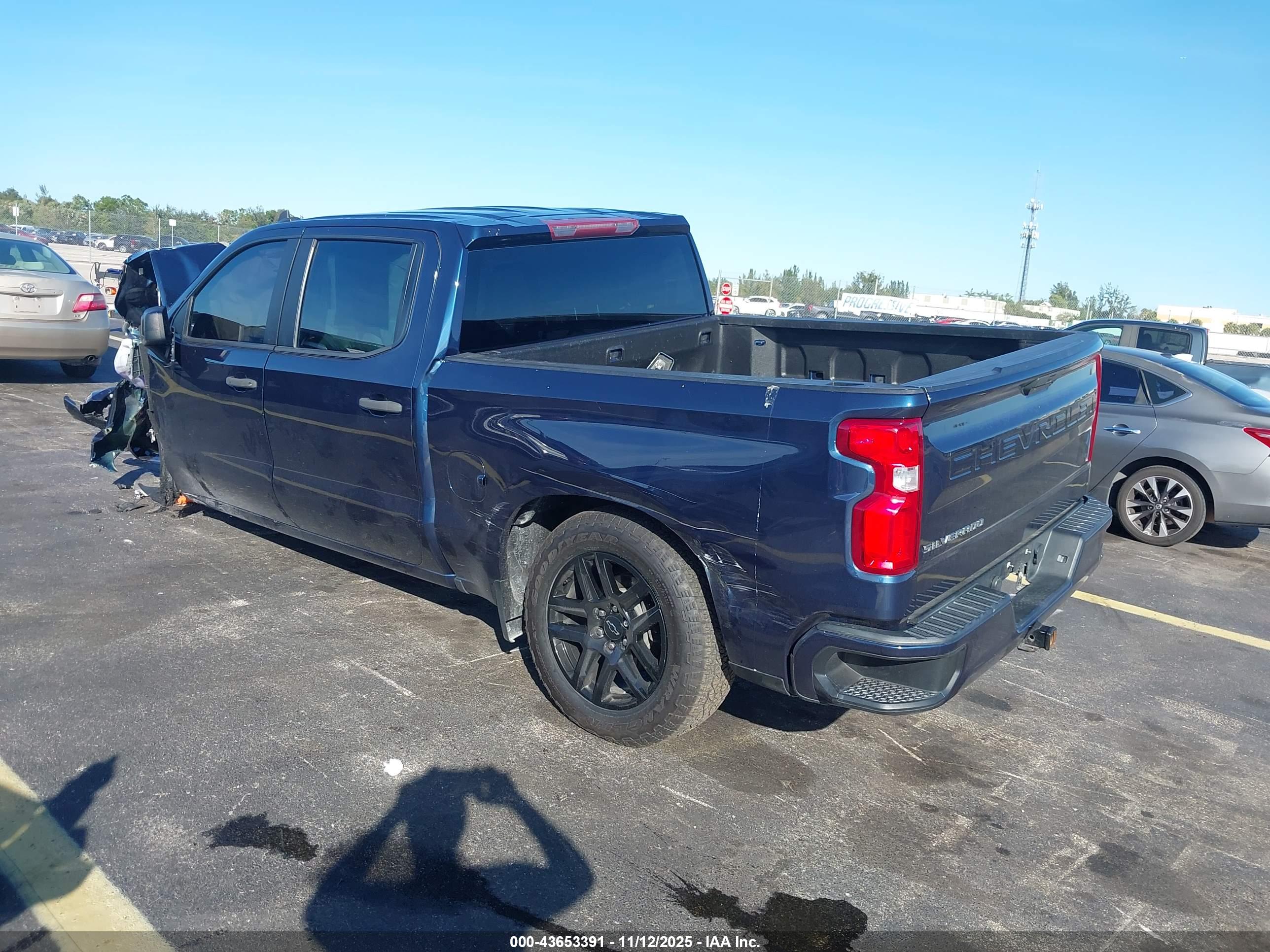 CHEVROLET SILVERADO image 3