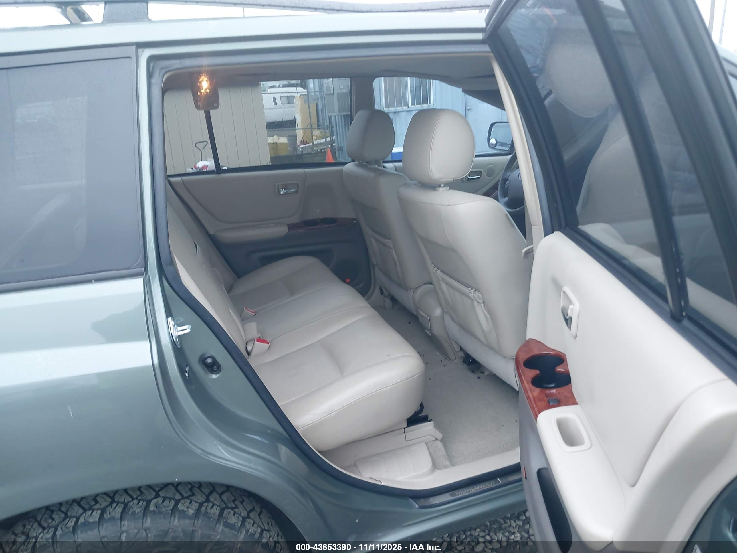 TOYOTA HIGHLANDER image 8