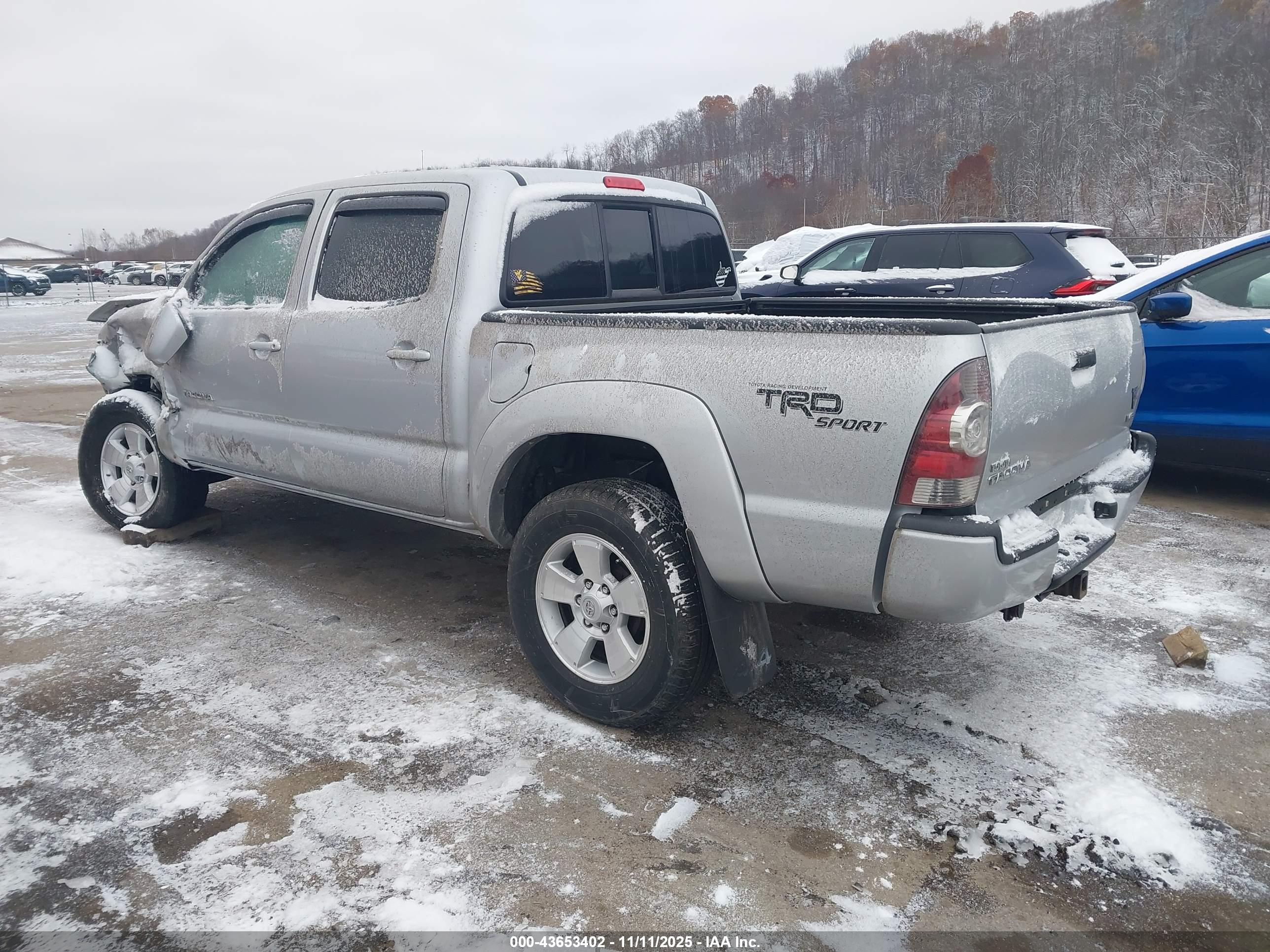 TOYOTA TACOMA image 3