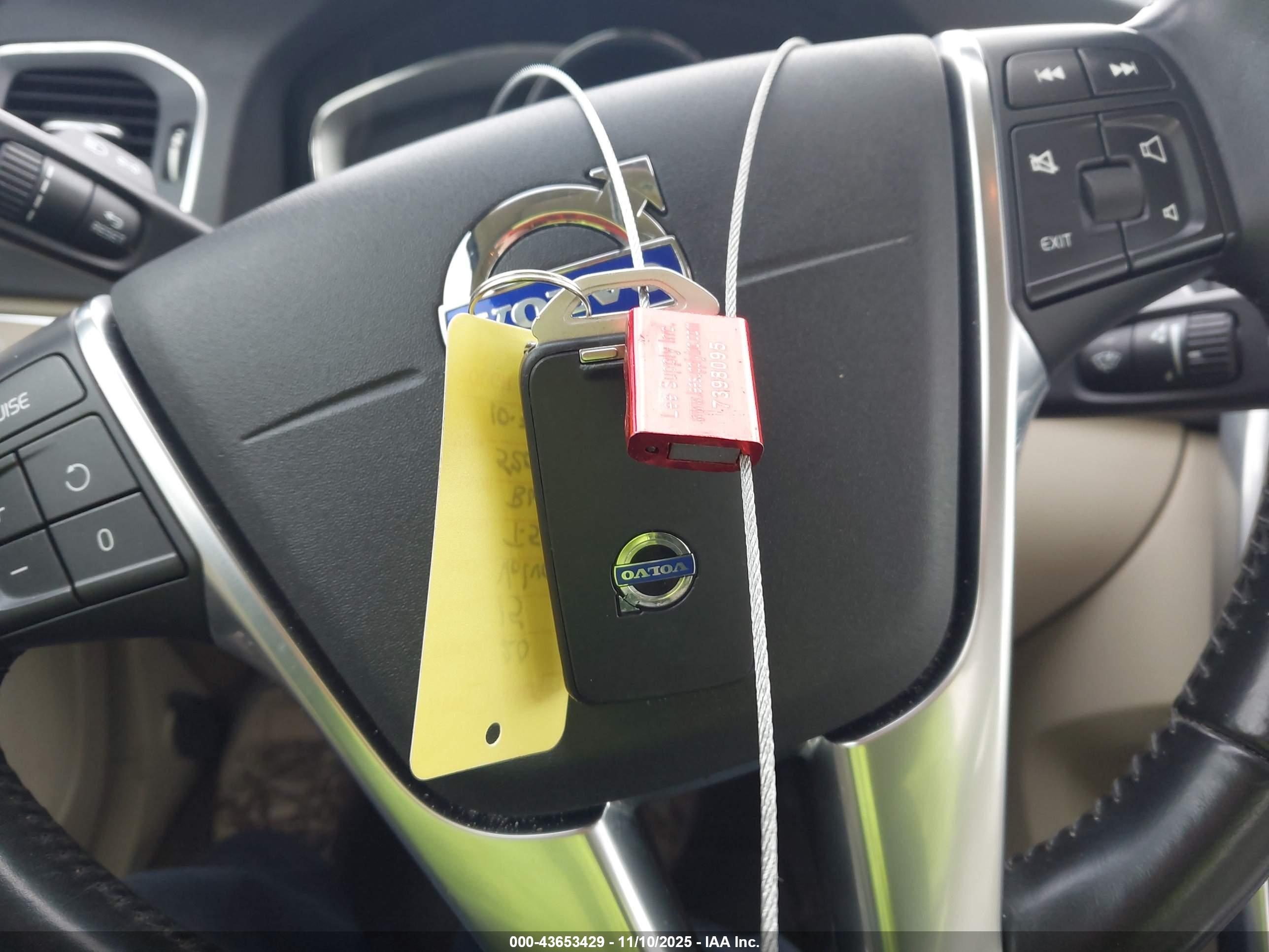 VOLVO S60 image 11