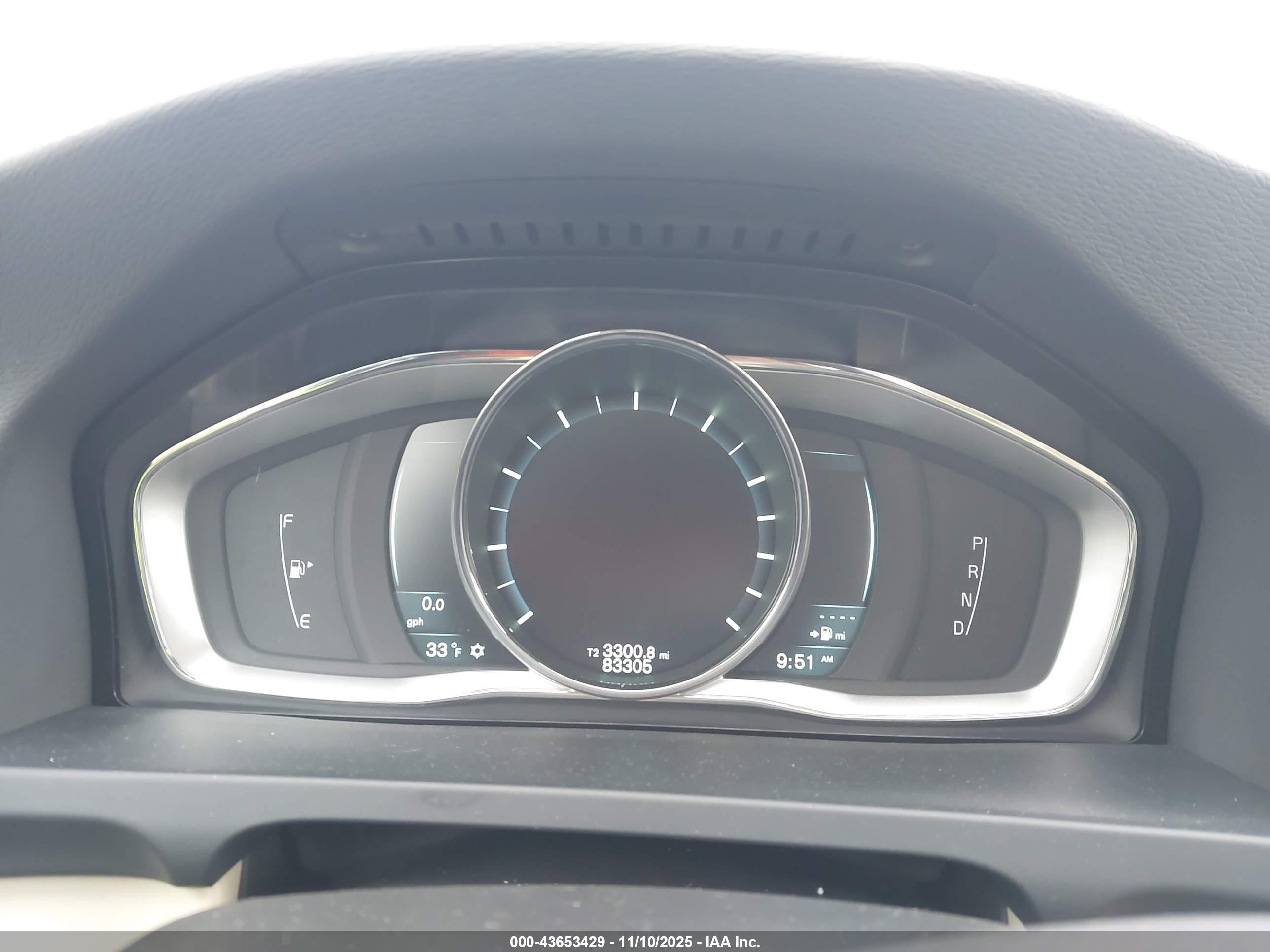 VOLVO S60 image 7