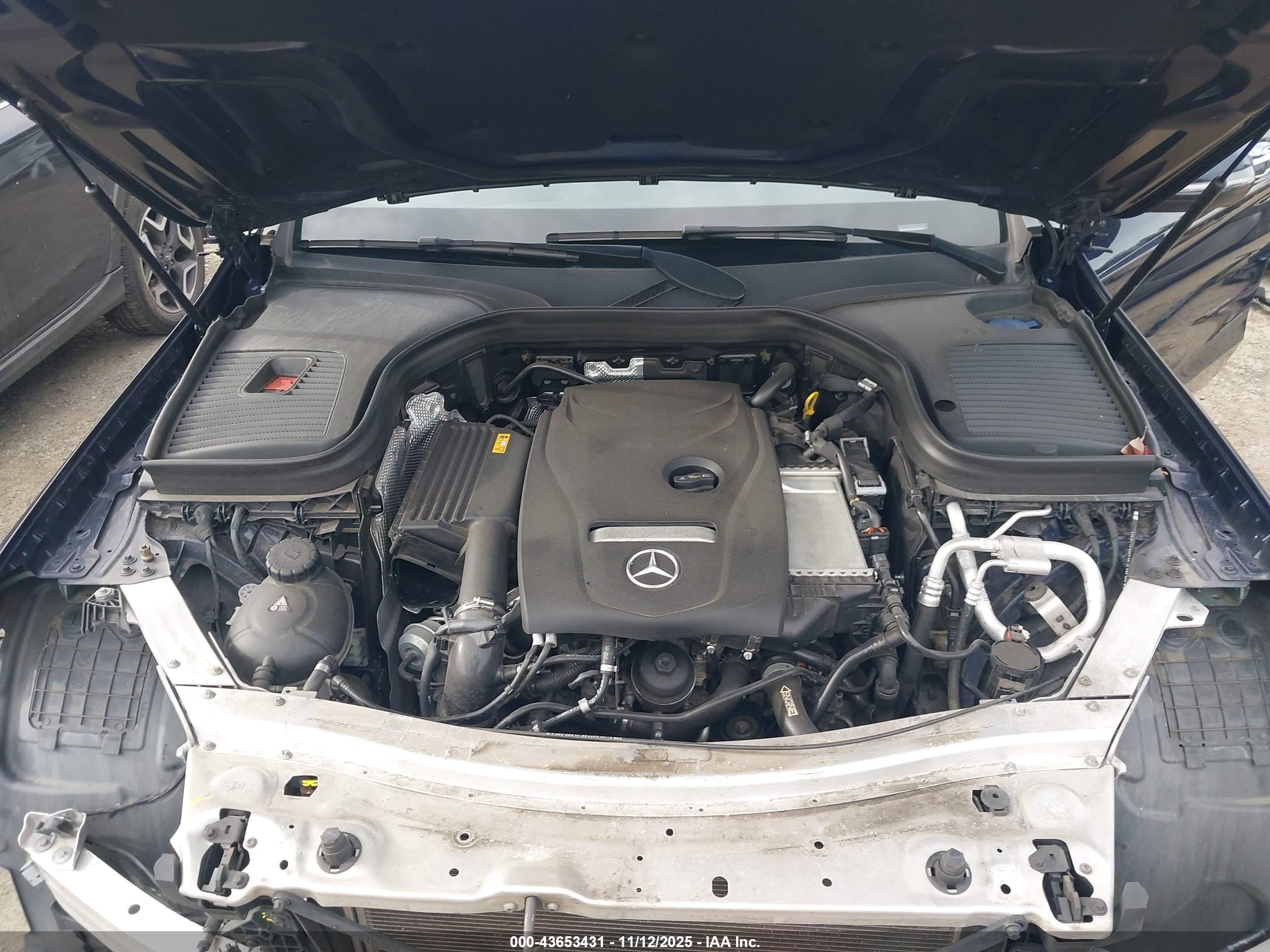 MERCEDES-BENZ GLC image 10