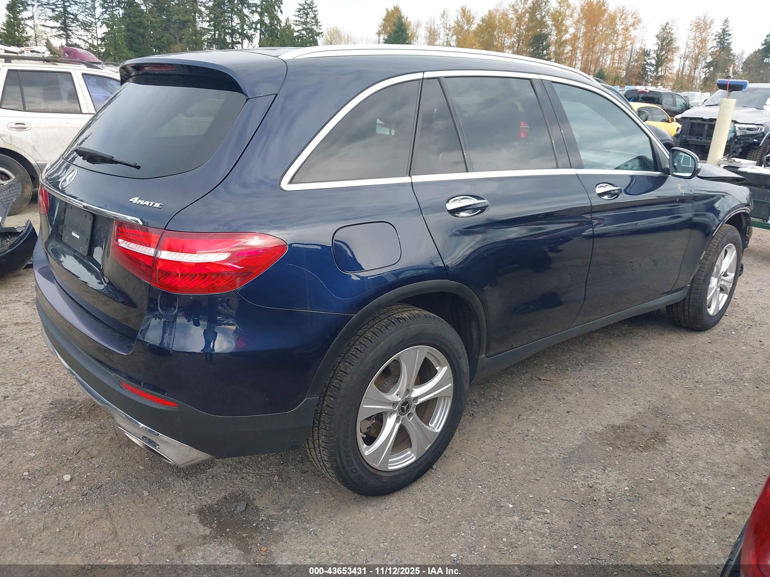 MERCEDES-BENZ GLC image 4