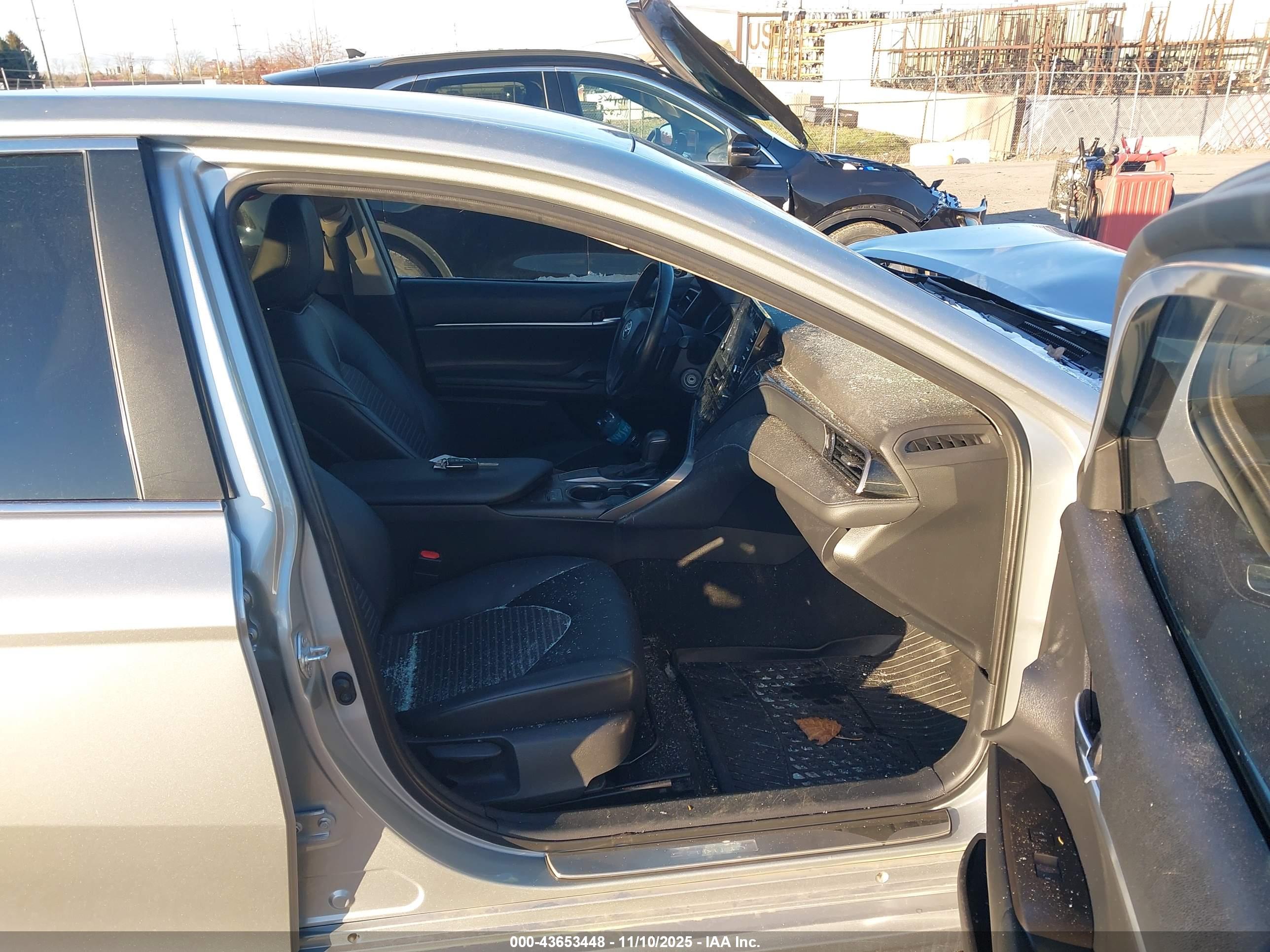 TOYOTA CAMRY image 5