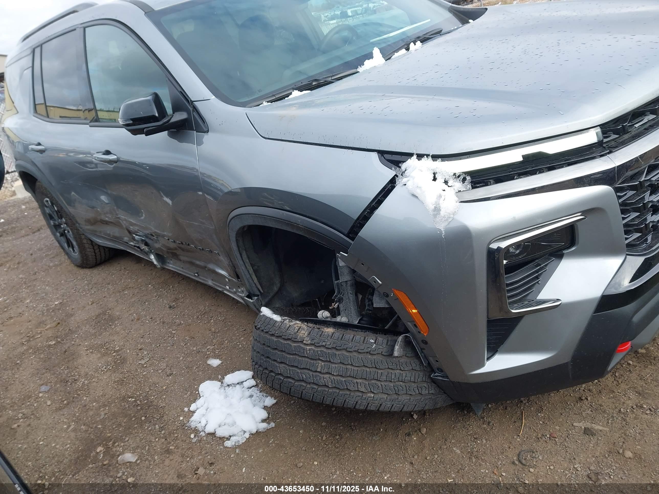 CHEVROLET TRAVERSE image 6