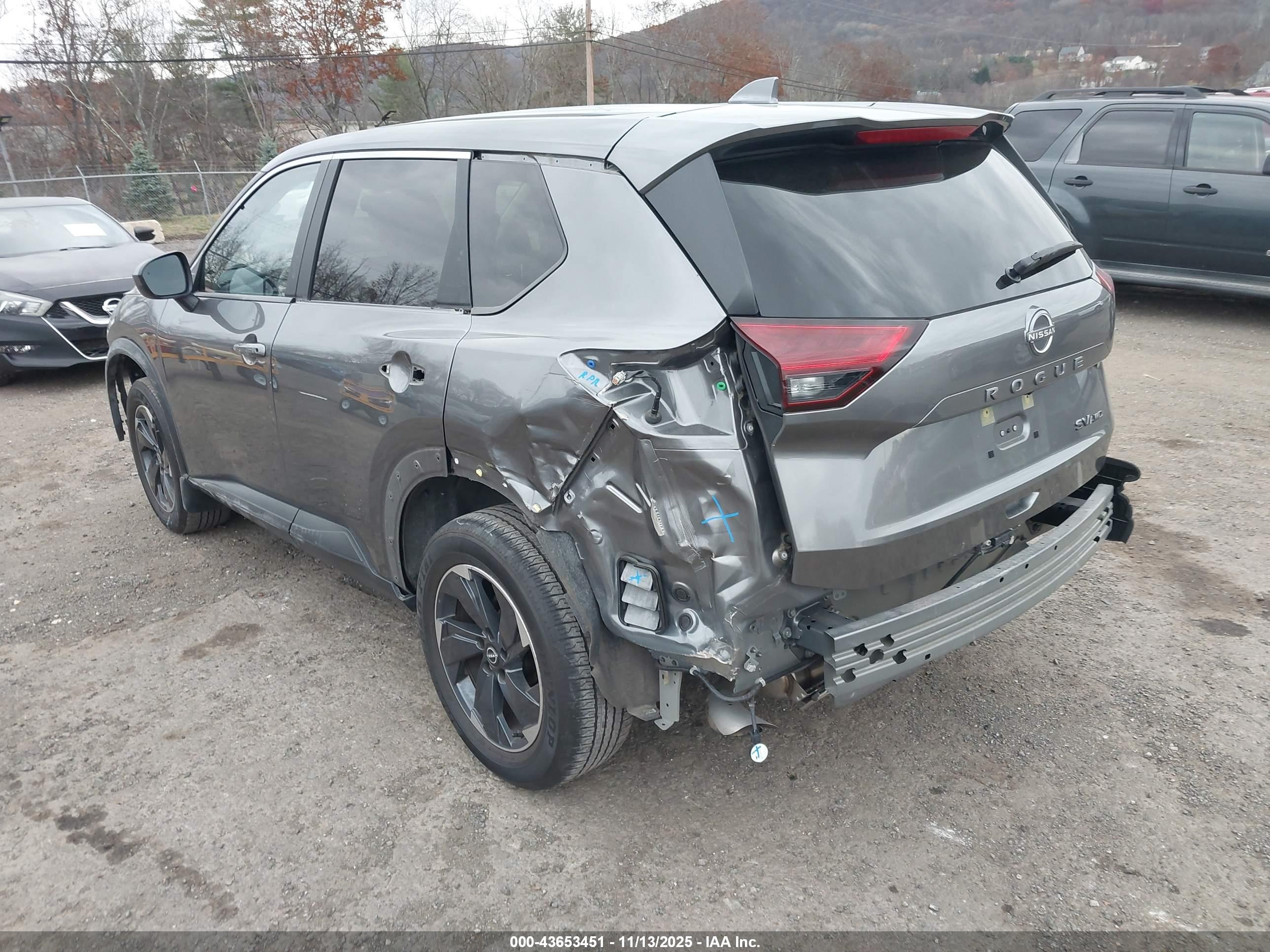 NISSAN ROGUE image 3